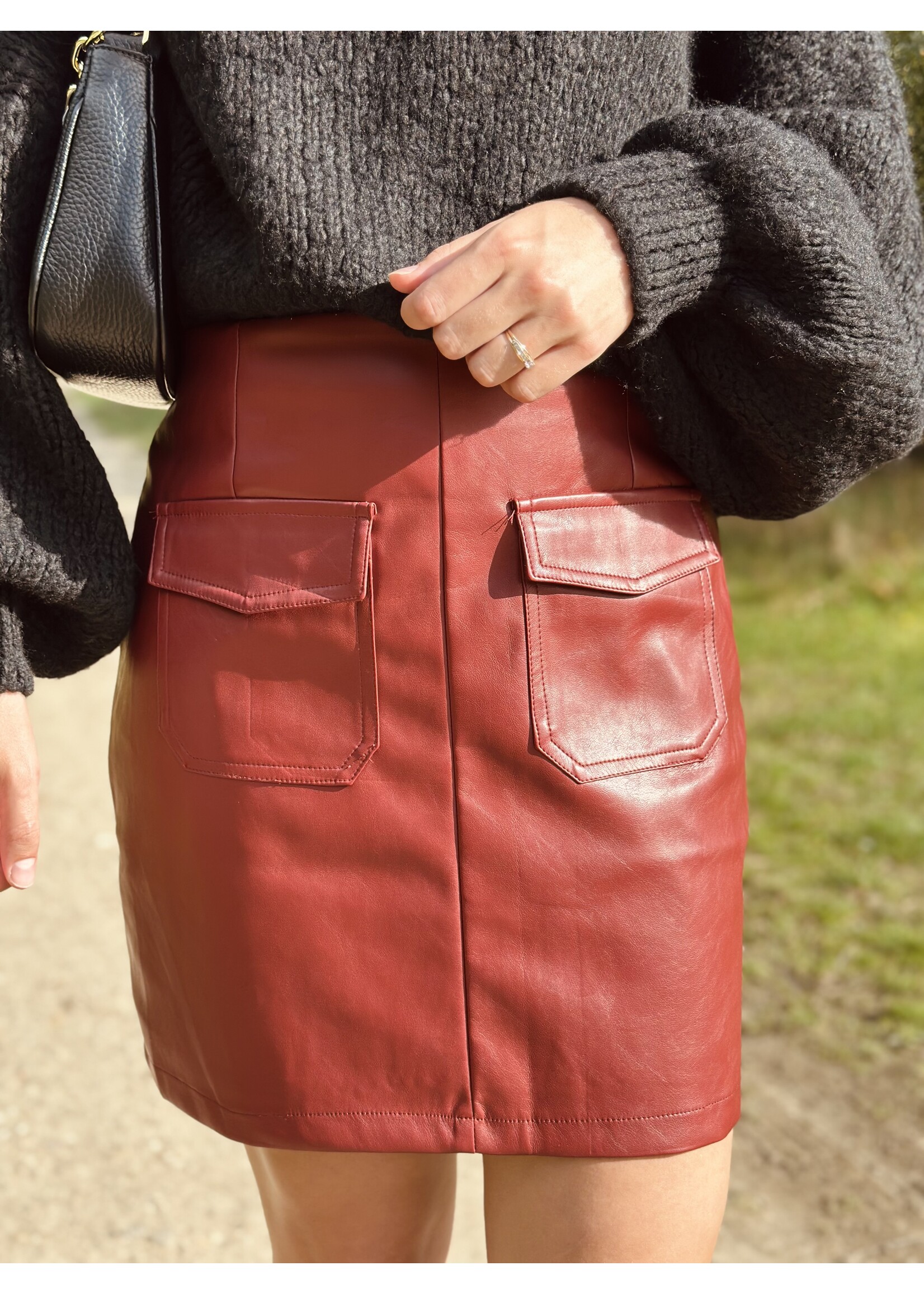 Arjanne skirt leather look red detail