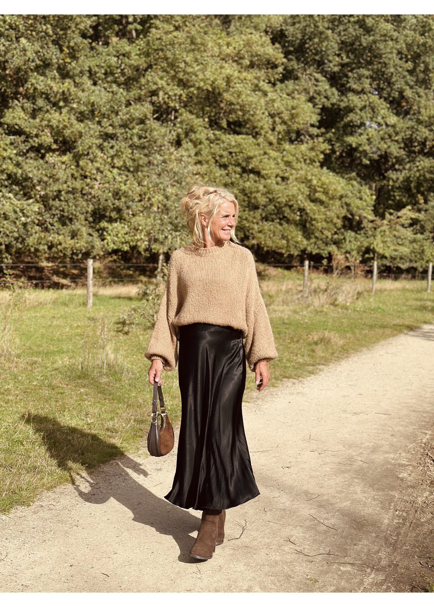 Amira sweater camel One Size