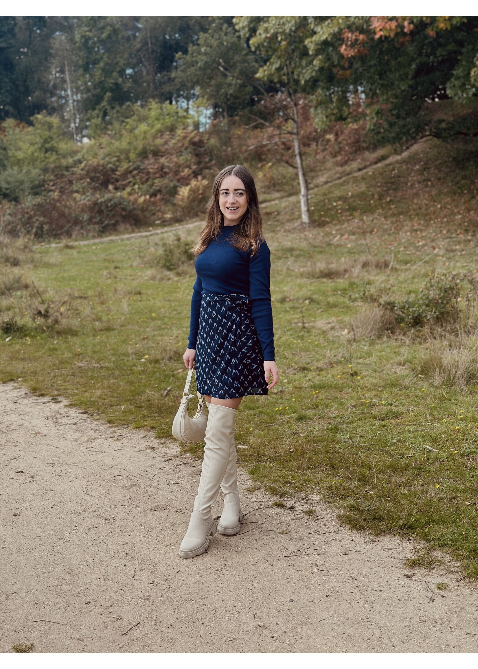 Lofty Manner Lofty Manner Eloise sweater navy