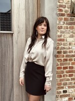 Sisters Point Sisters Point Danique blouse satin beige