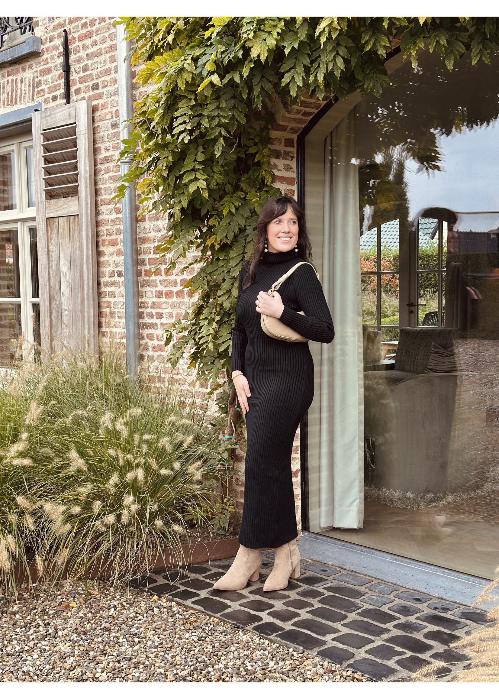 Yaren bodycon dress black
