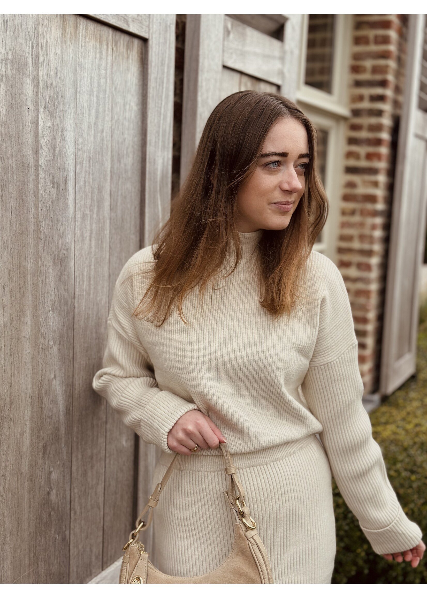 Ylene set sweater + skirt beige One Size