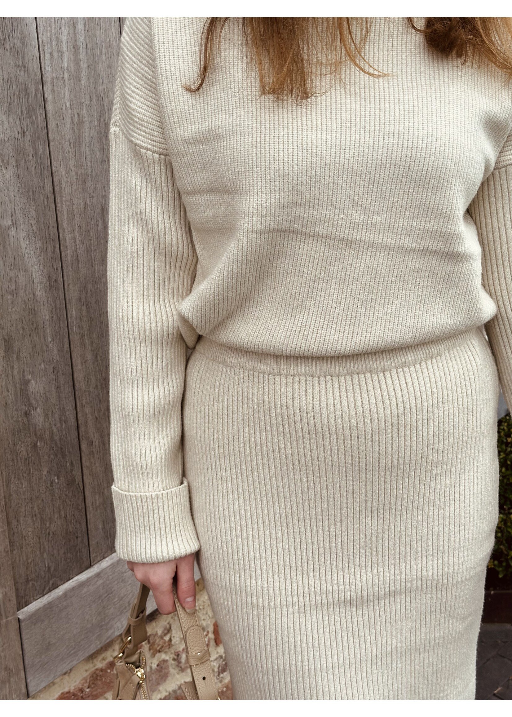 Ylene set sweater + skirt beige One Size