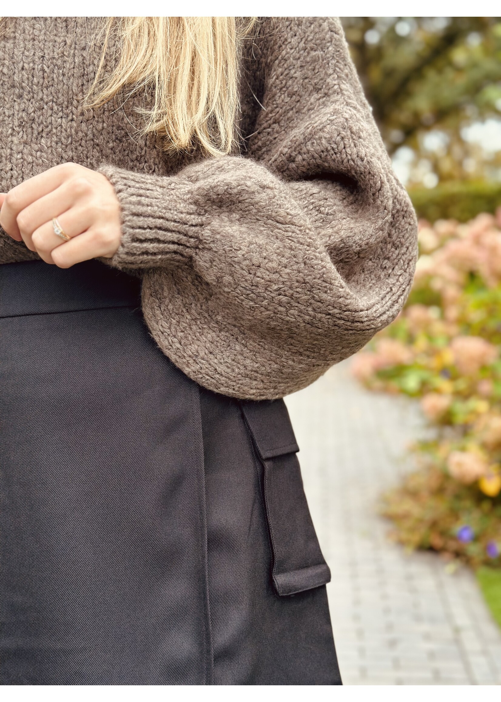 Amira sweater dark taupe One Size