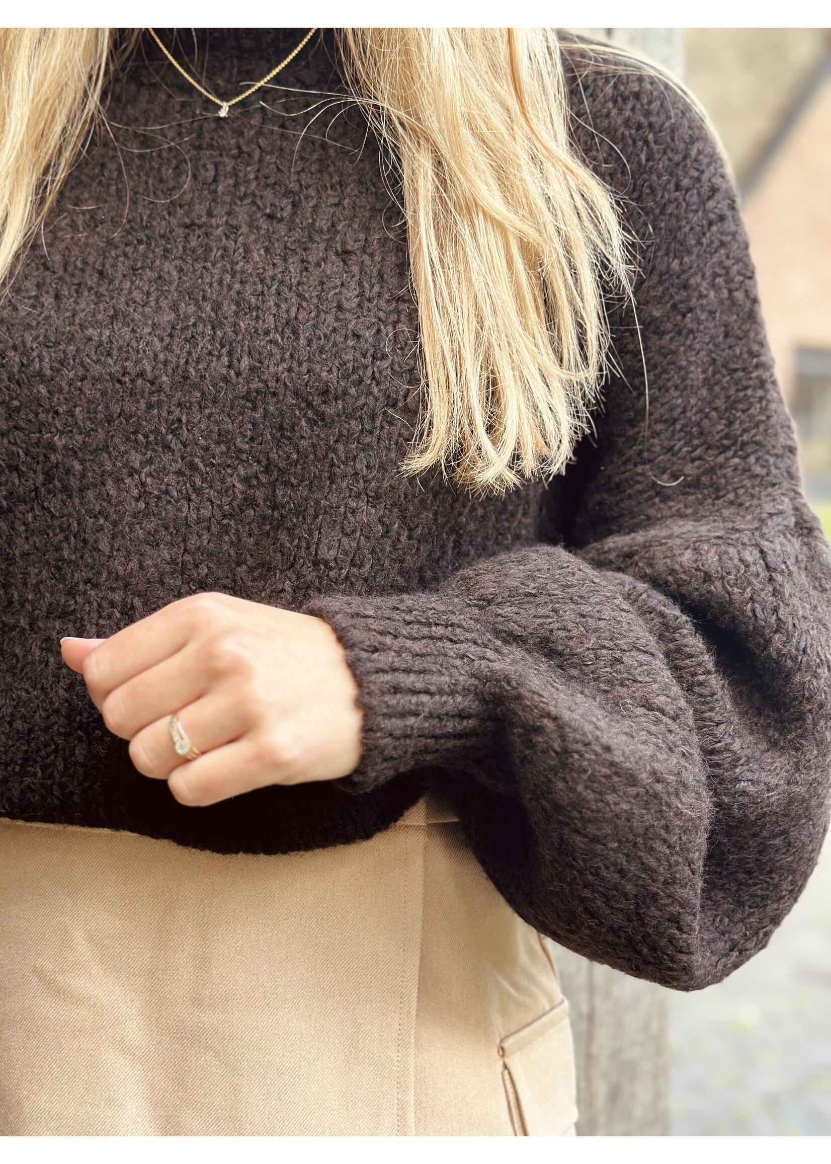 Amira sweater dark brown One Size