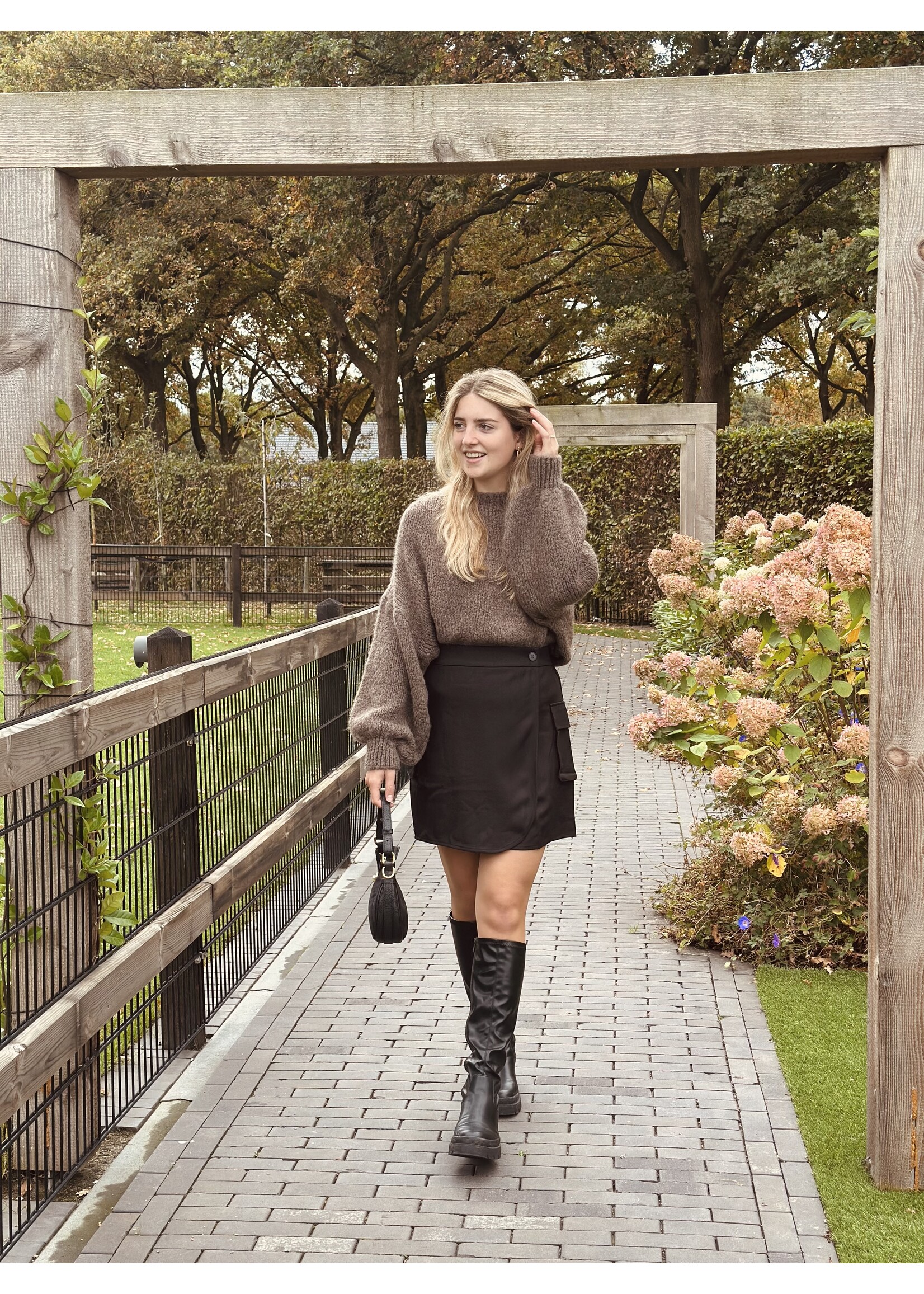 Suzana skirt black