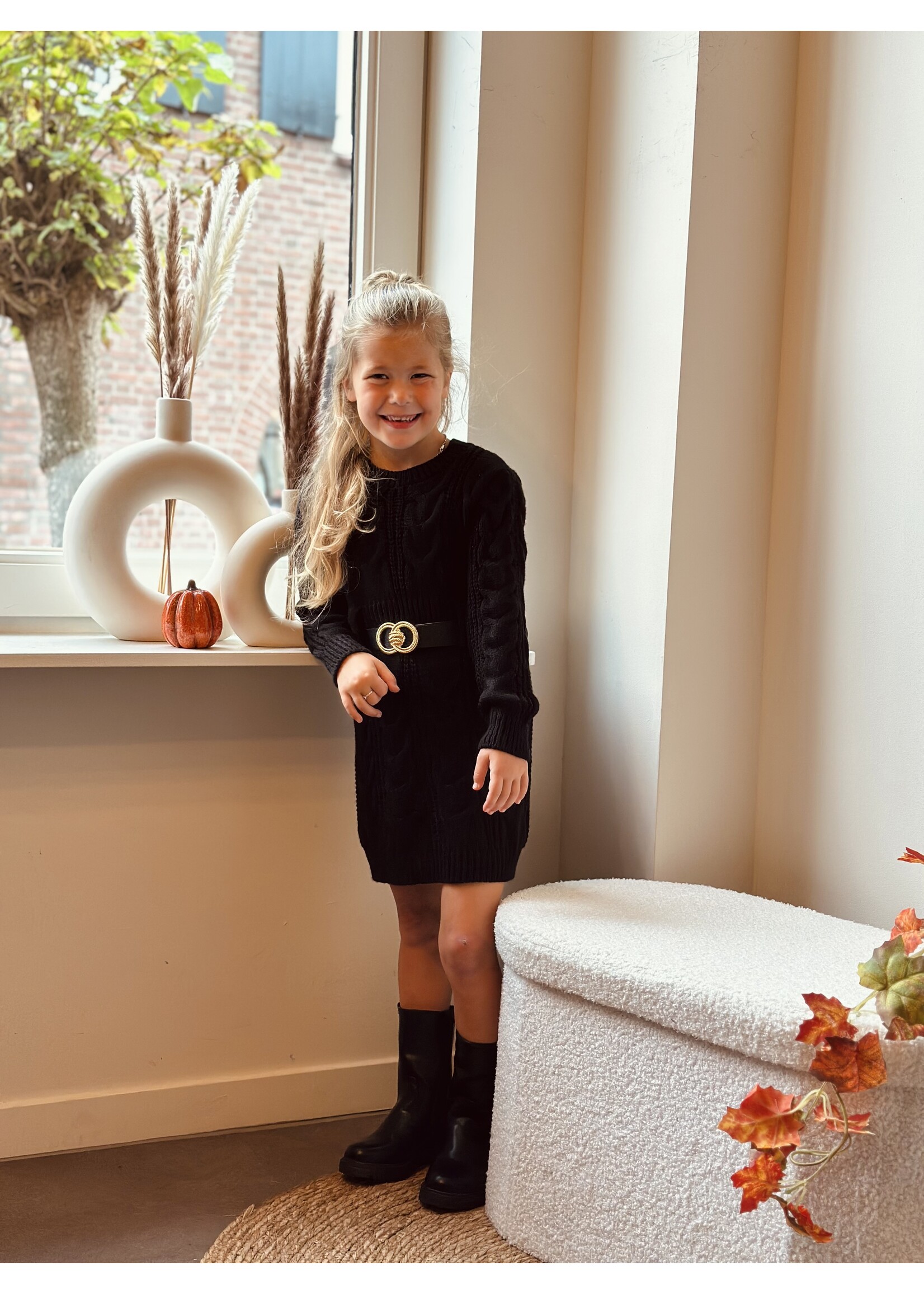 Aniek dress knitted with belt black