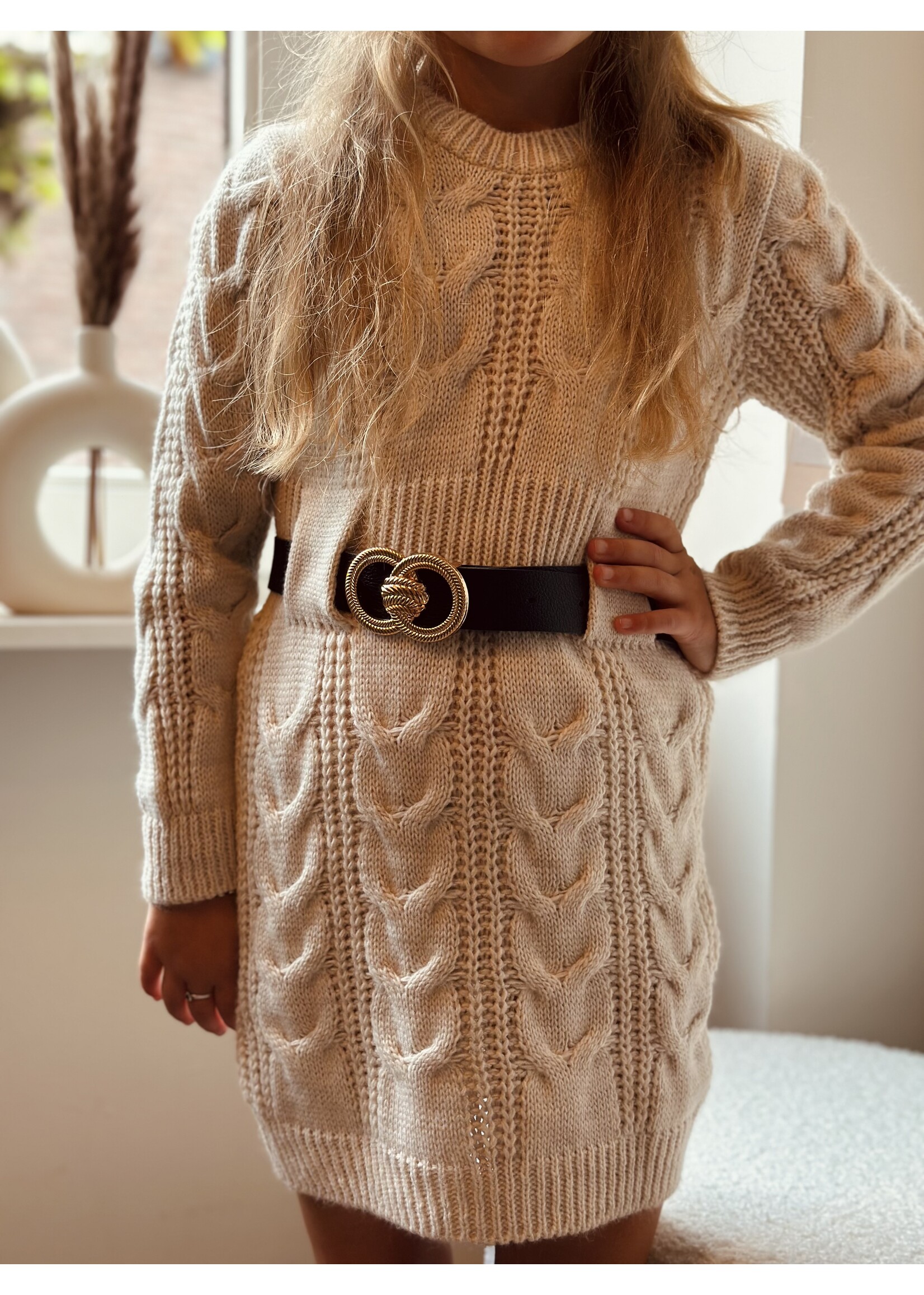 Aniek dress knitted with belt beige