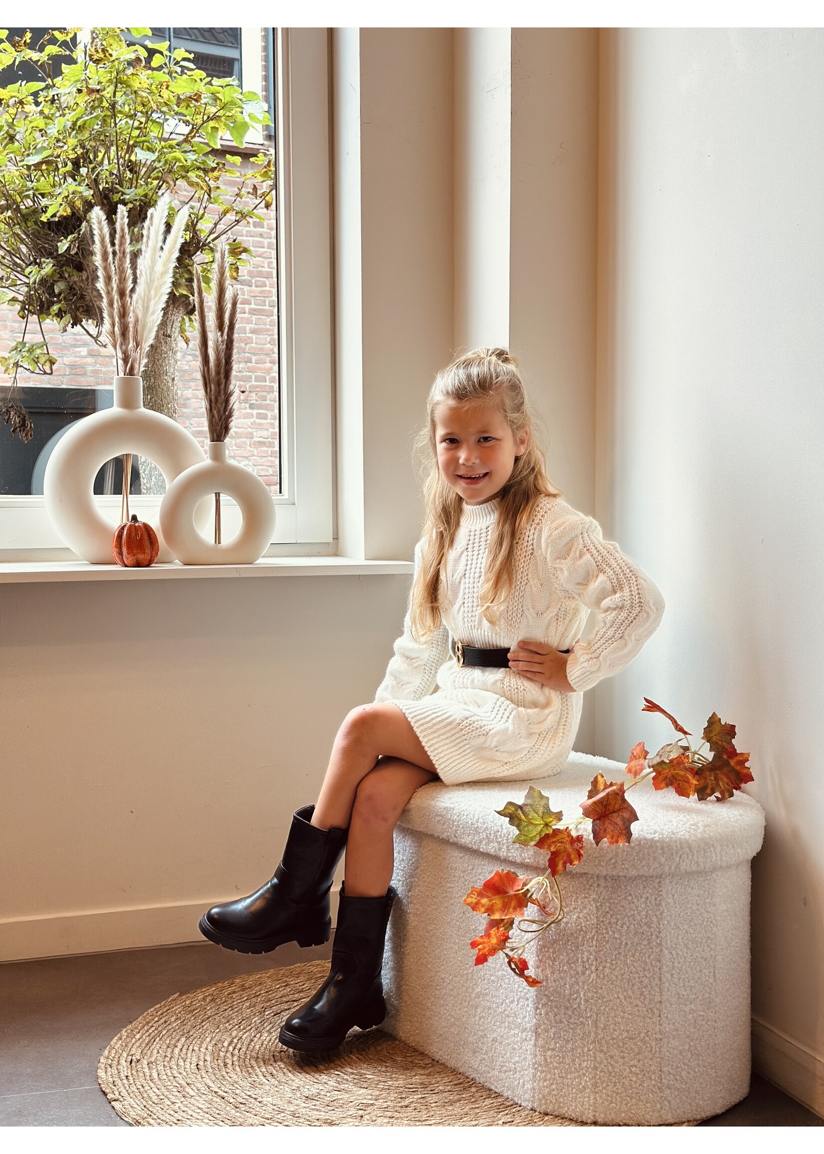 Aniek dress knitted with belt offwhite