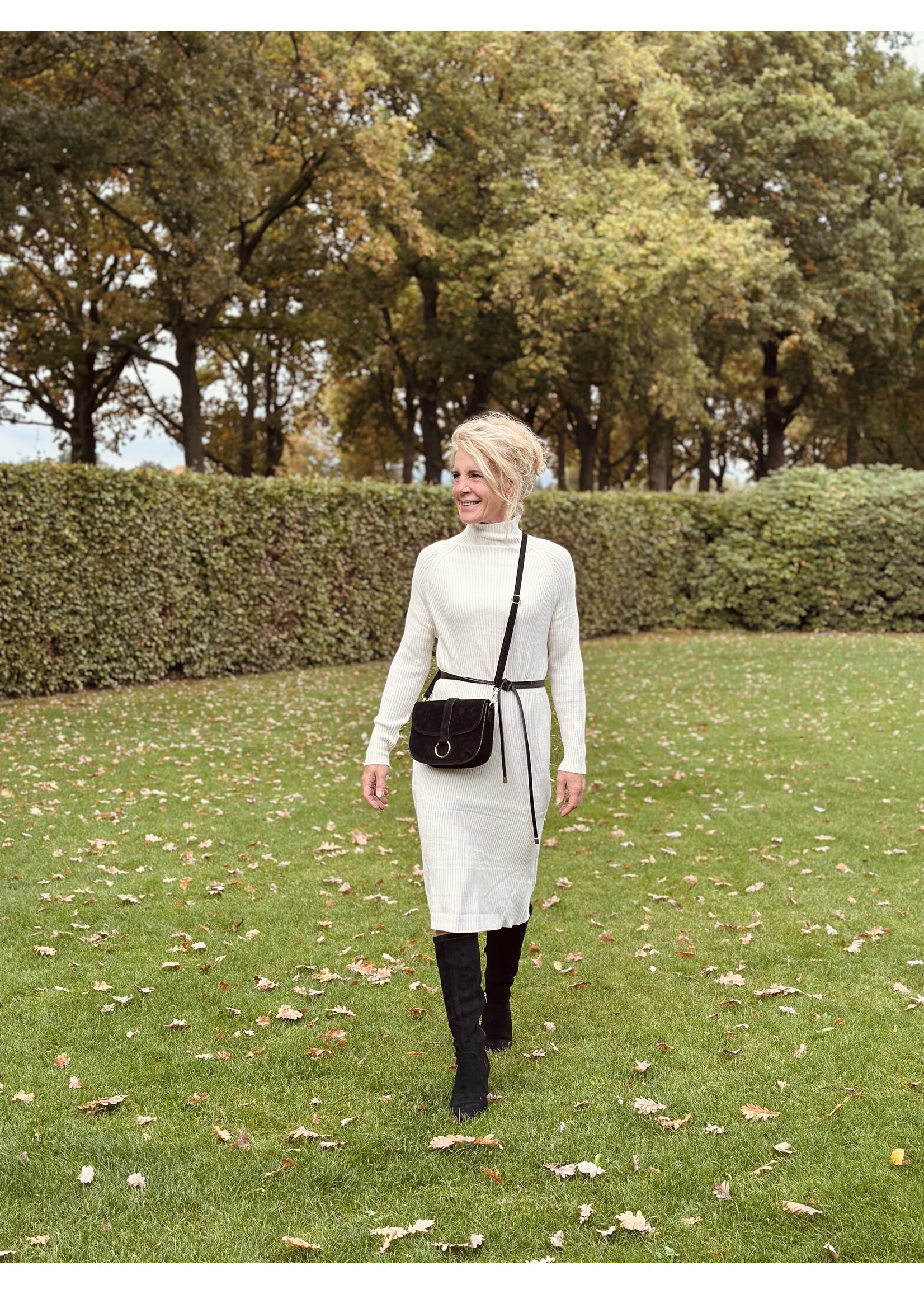 Jolena dress knitted beige