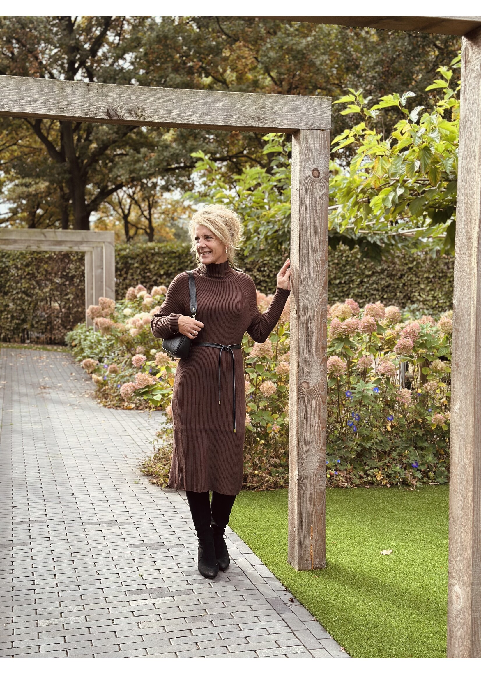 Jolena dress knitted brown