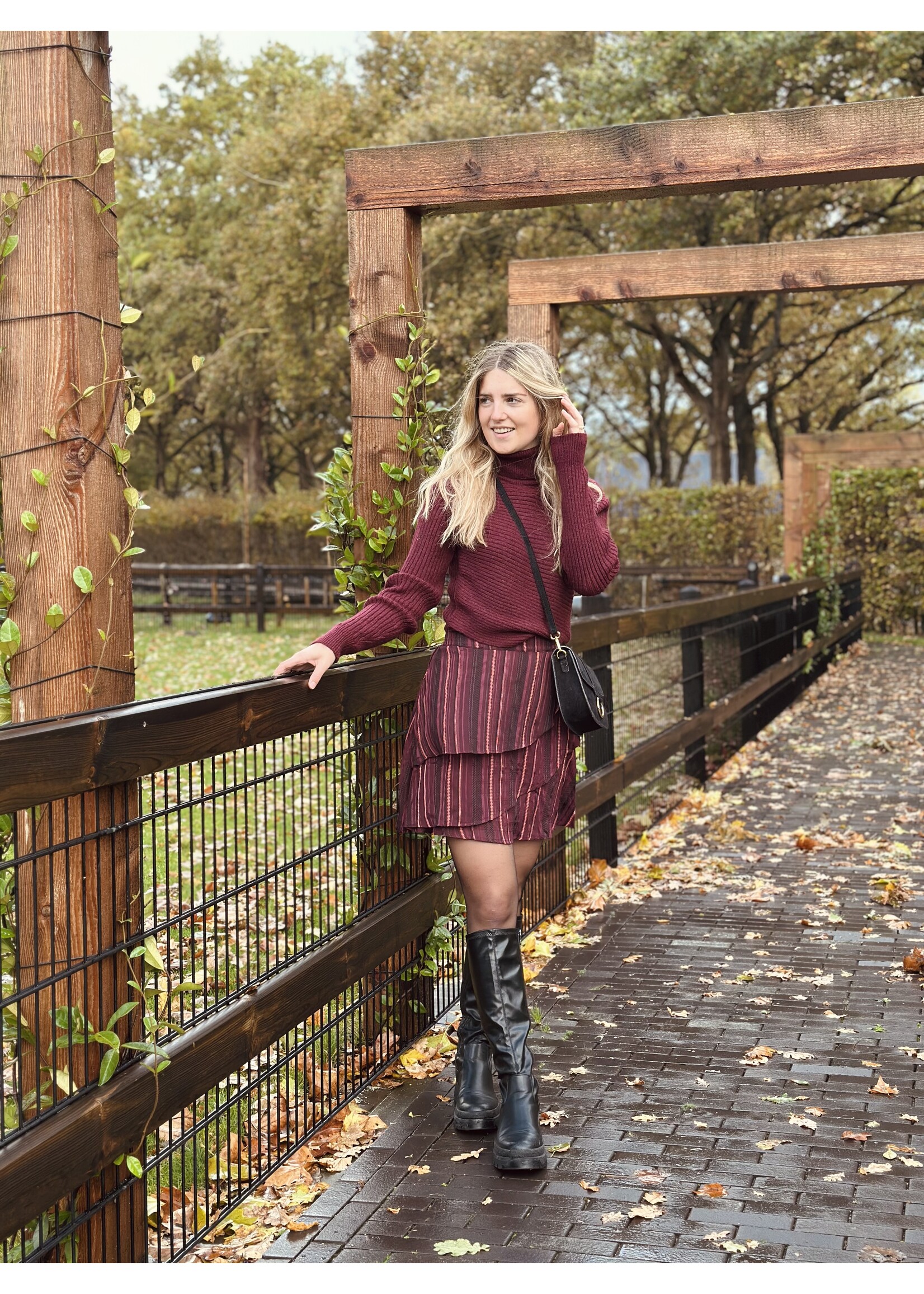 Lofty Manner Lofty Manner Katja sweater burgundy red