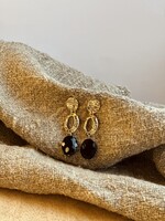 Oorbellen goudkleurig lang zwart 0395