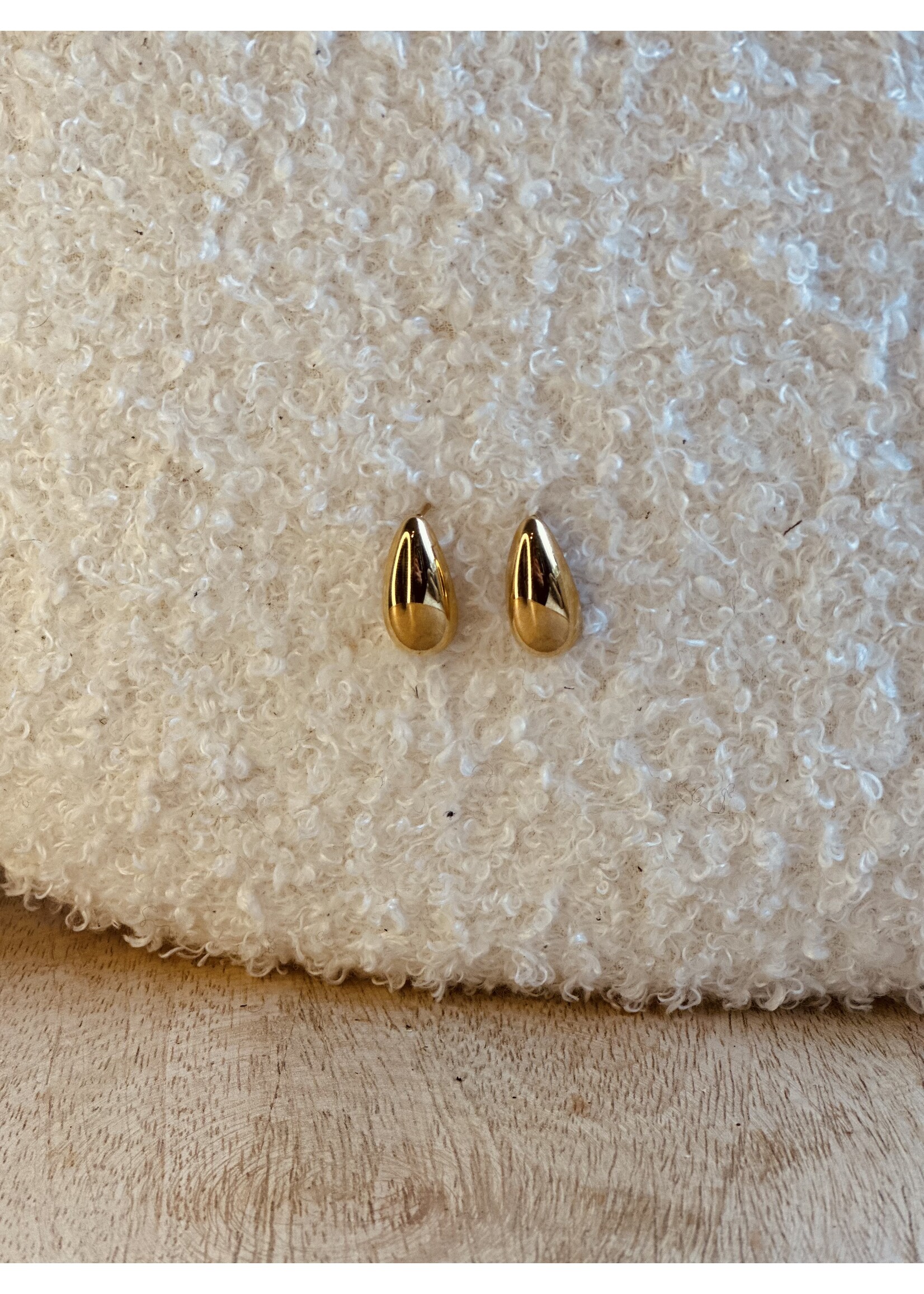 Oorbellen goudkleurig druppel 0395