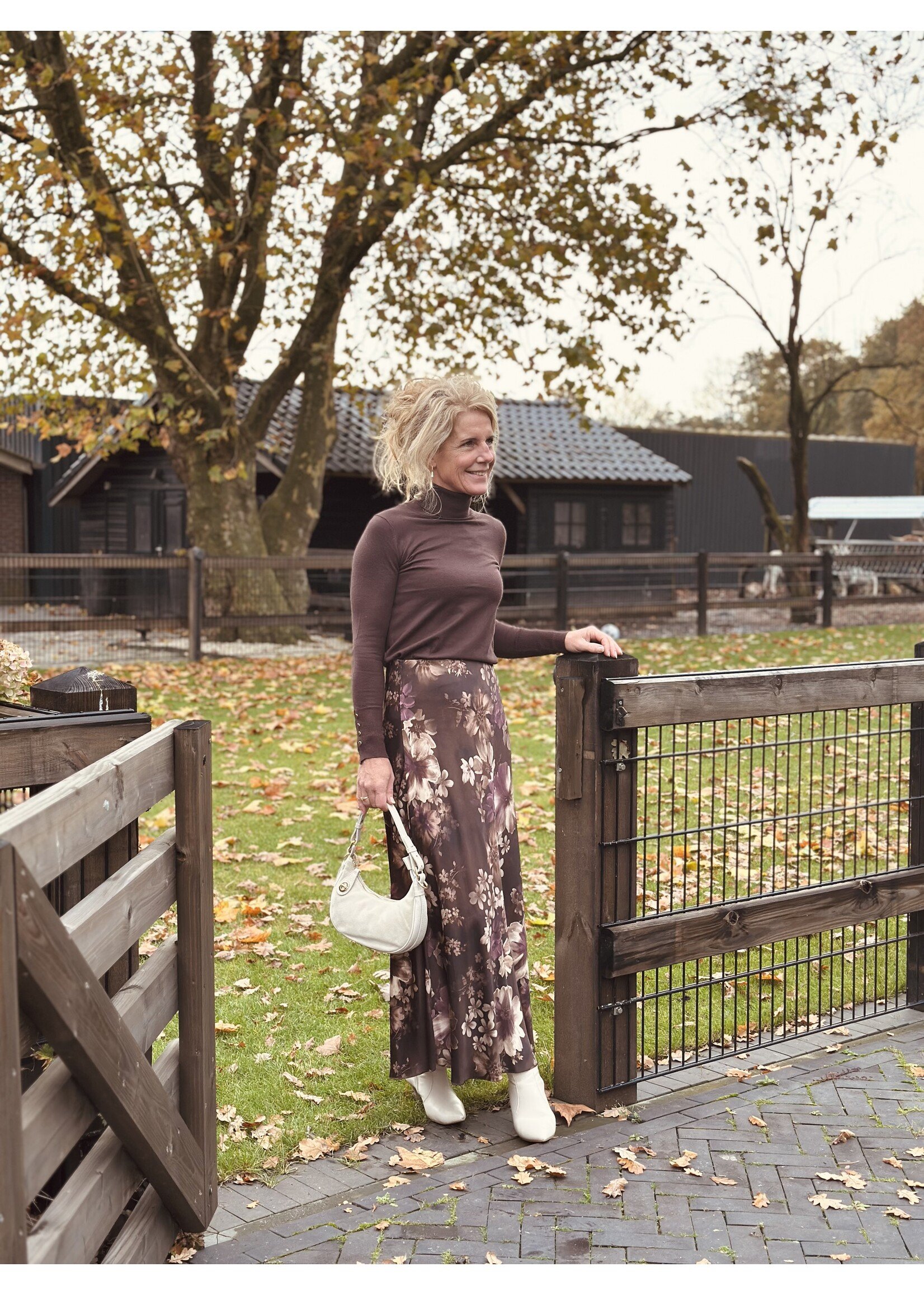 Roze-ann skirt flower print brown One Size