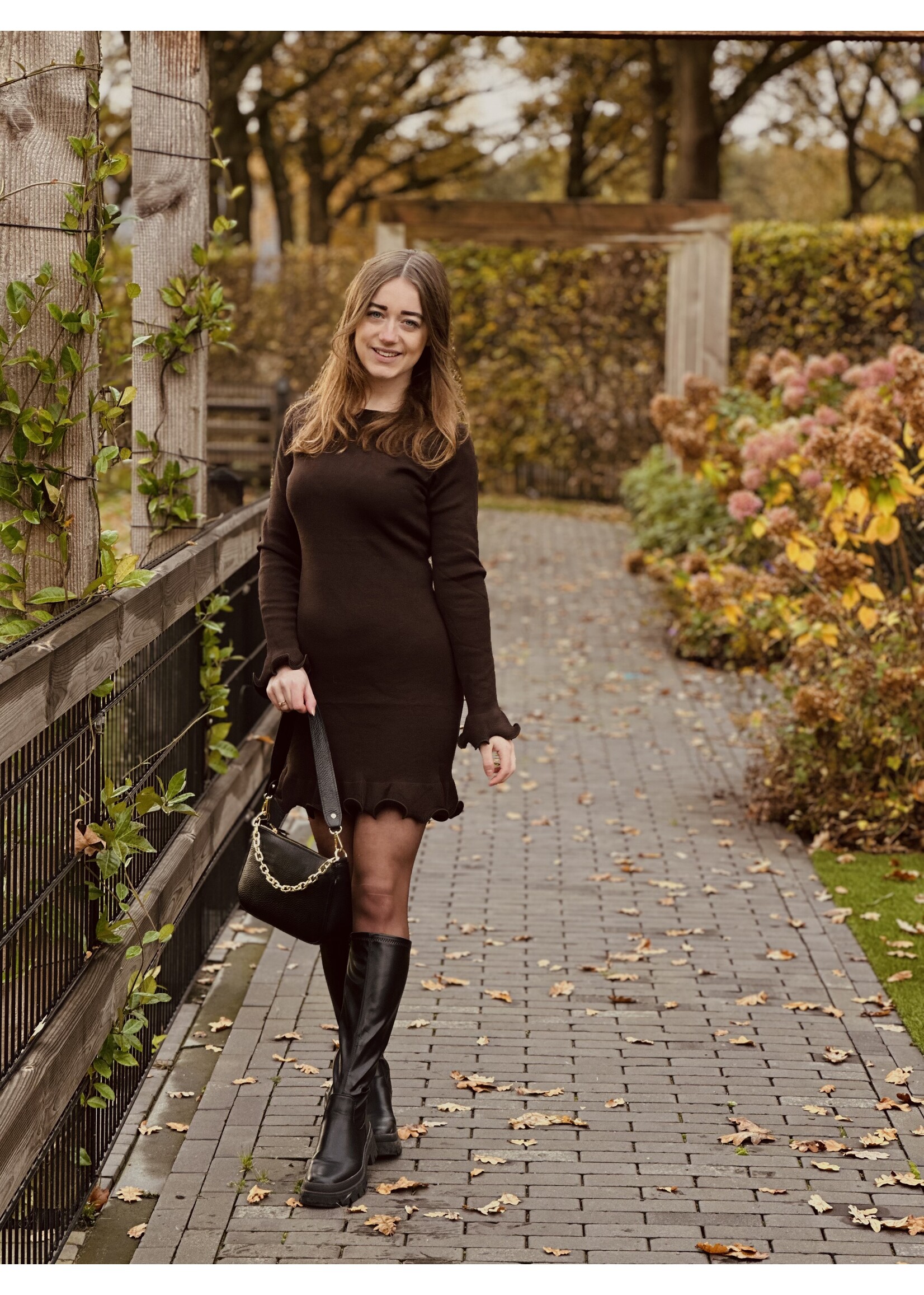 Veraline dress dark brown