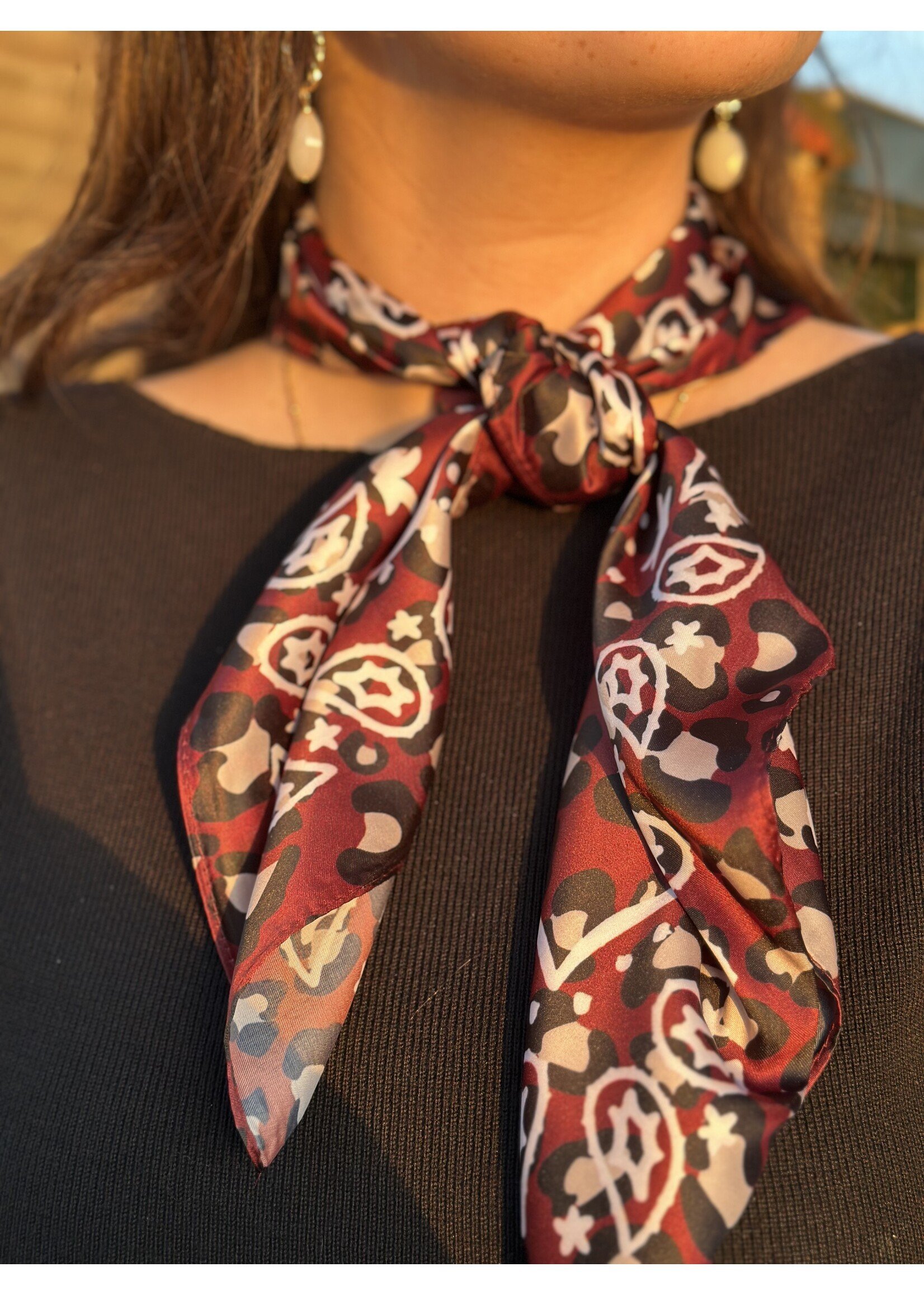 Bibi shawl bordeaux red panterprint print