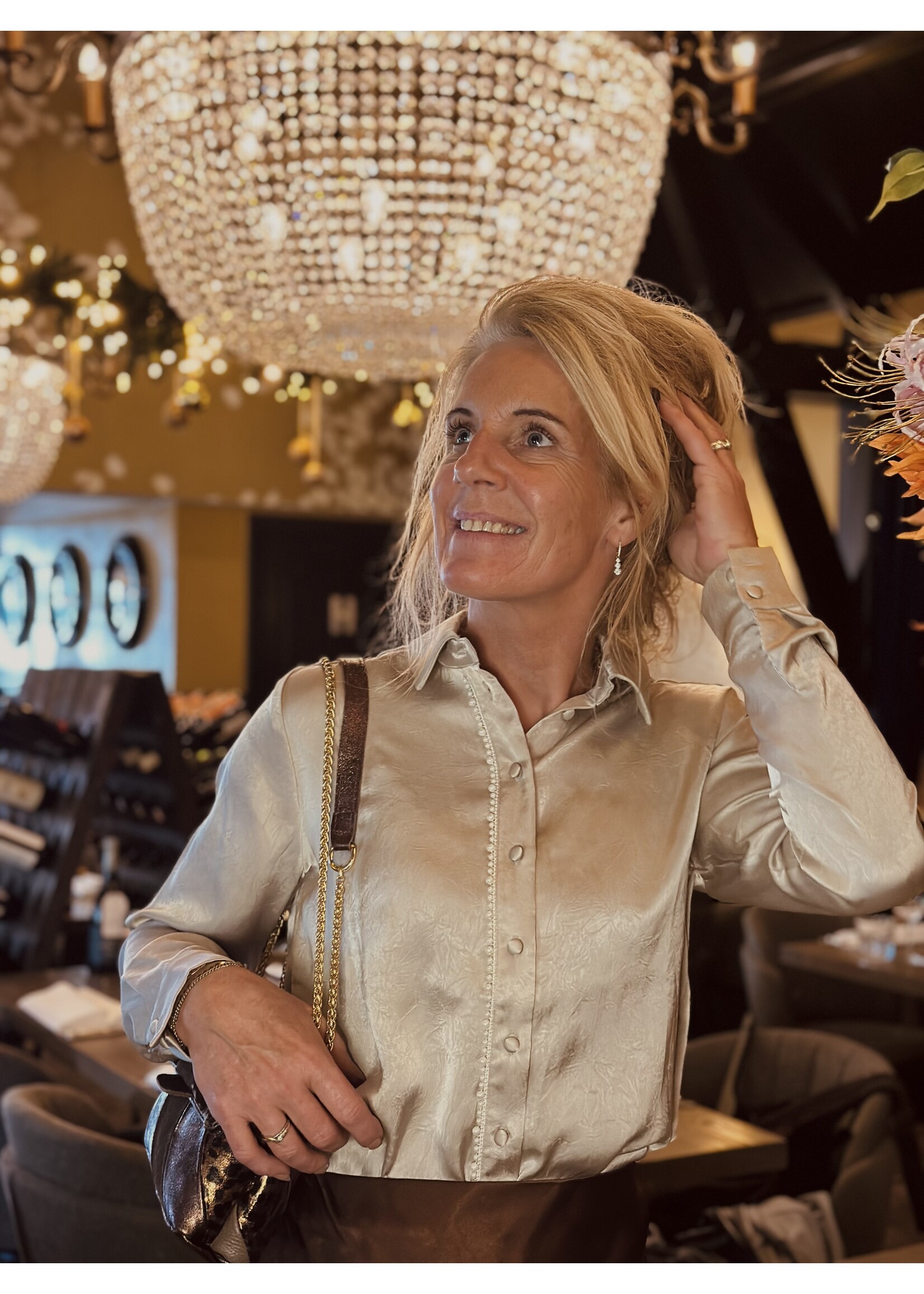 Sisters Point Sisters Point Danique blouse satin beige