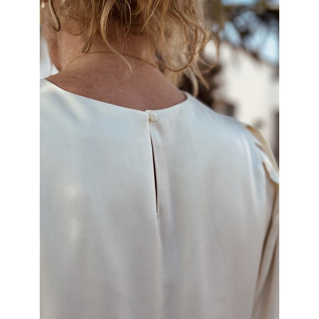 Accentil Jade top offwhite