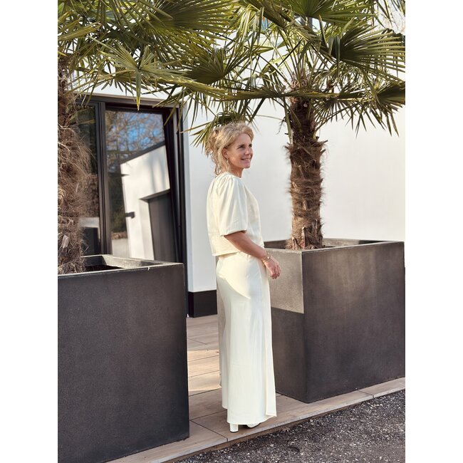 Accentil Sofie long satin skirt offwhite