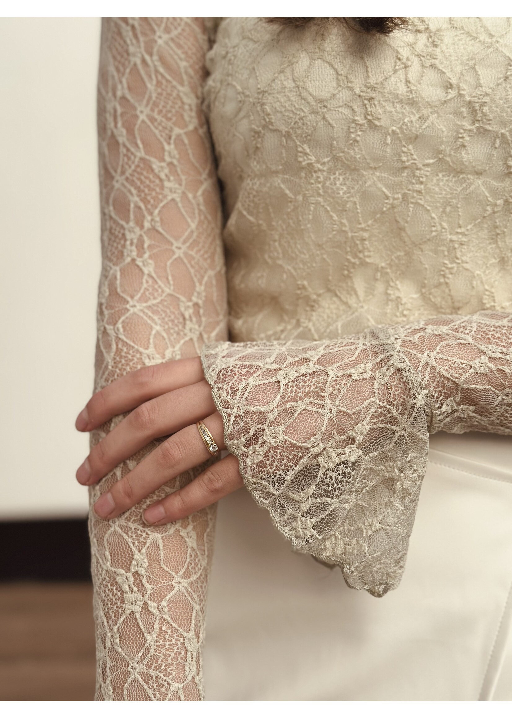 Emara broderie top green