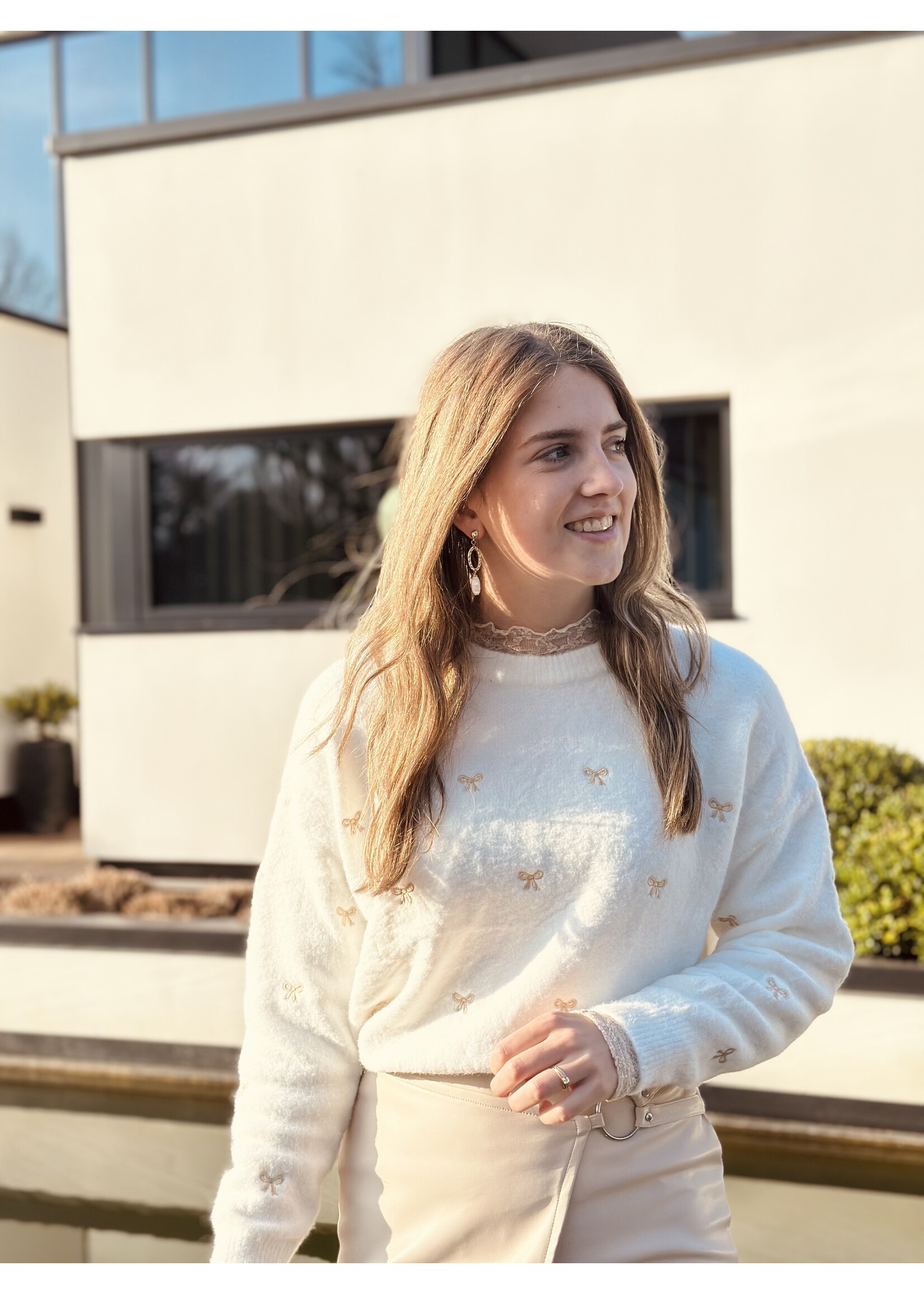 Kira sweater offwhite/gold detail One Size