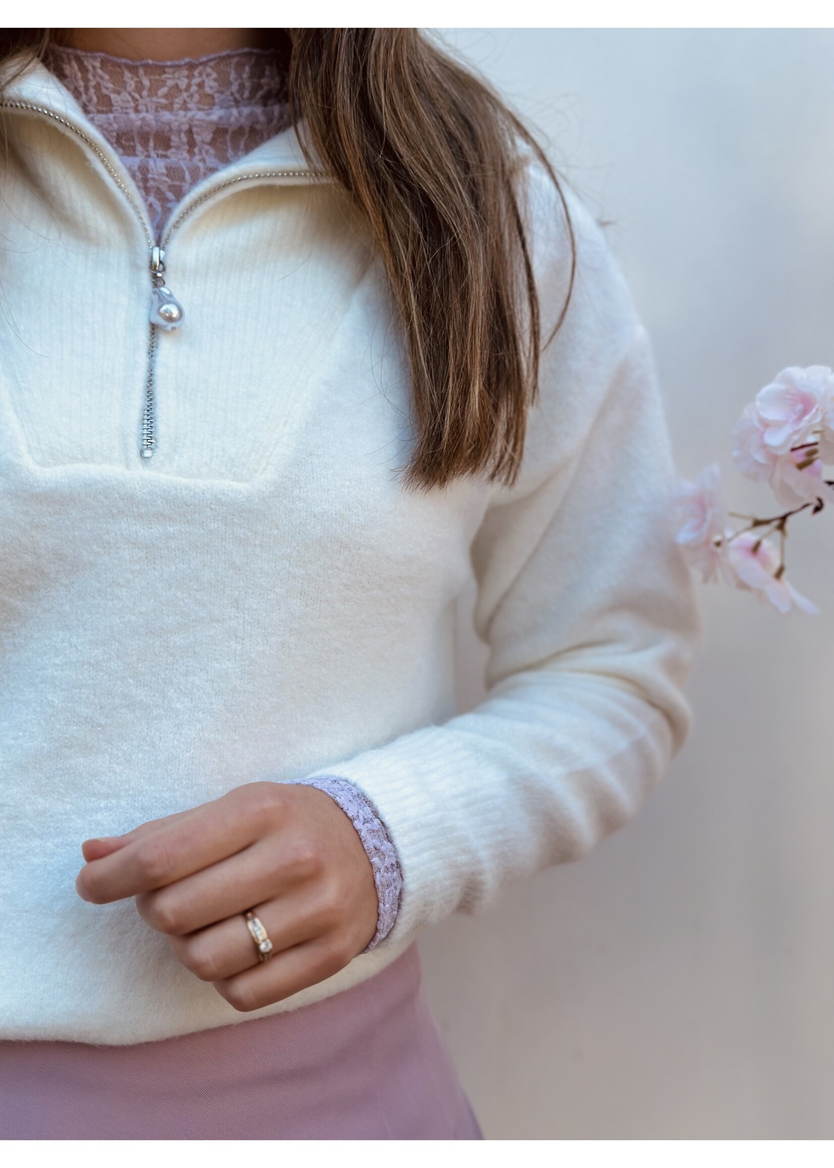 Yuna sweater offwhite One Size