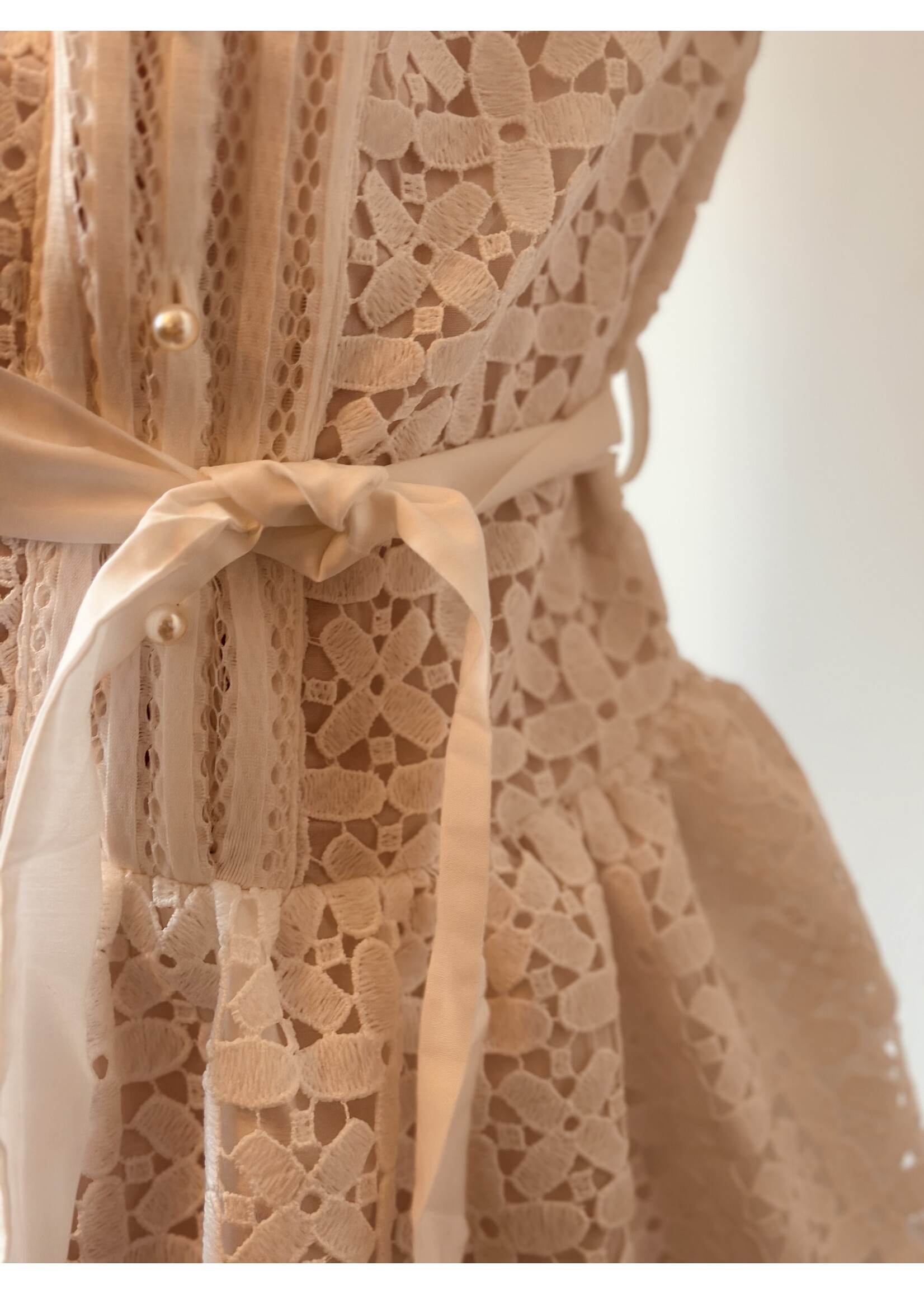 Amalia dress broderie offwhite