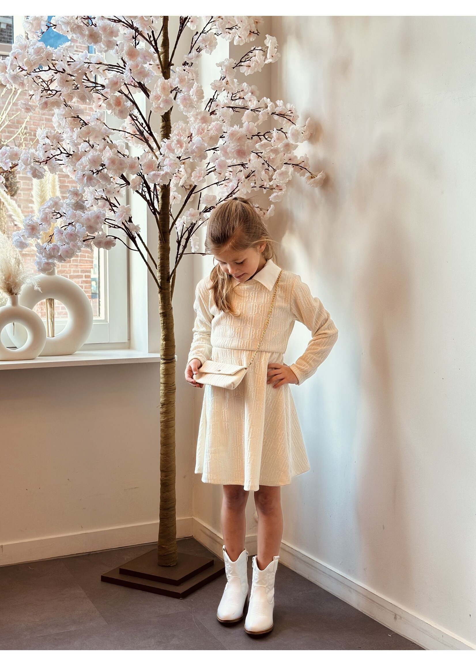 Shakira dress light beige