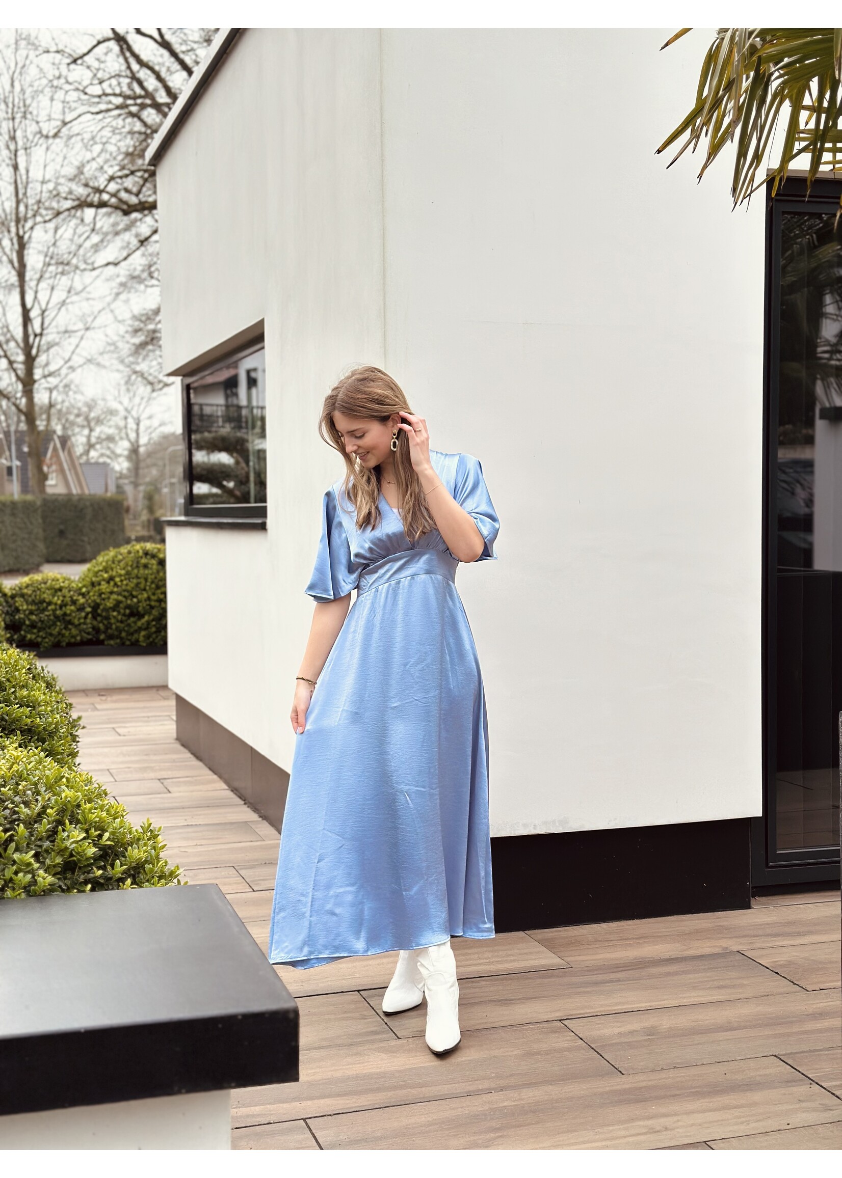 Sisters Point Sisters Point Danique long dress satin light blue