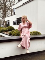 Sisters Point Sisters Point Danique long dress satin light pink