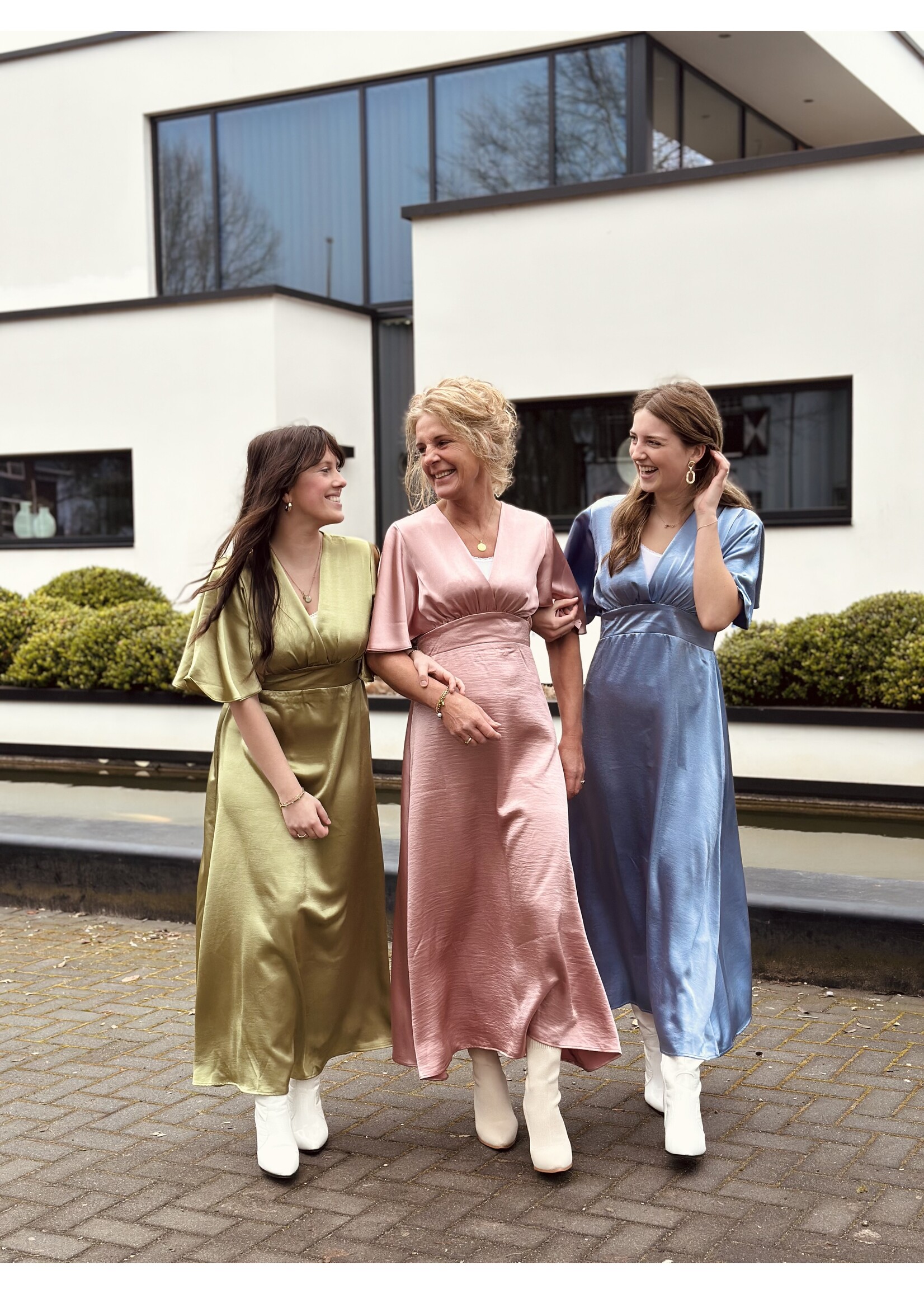 Sisters Point Sisters Point Danique long dress satin light pink