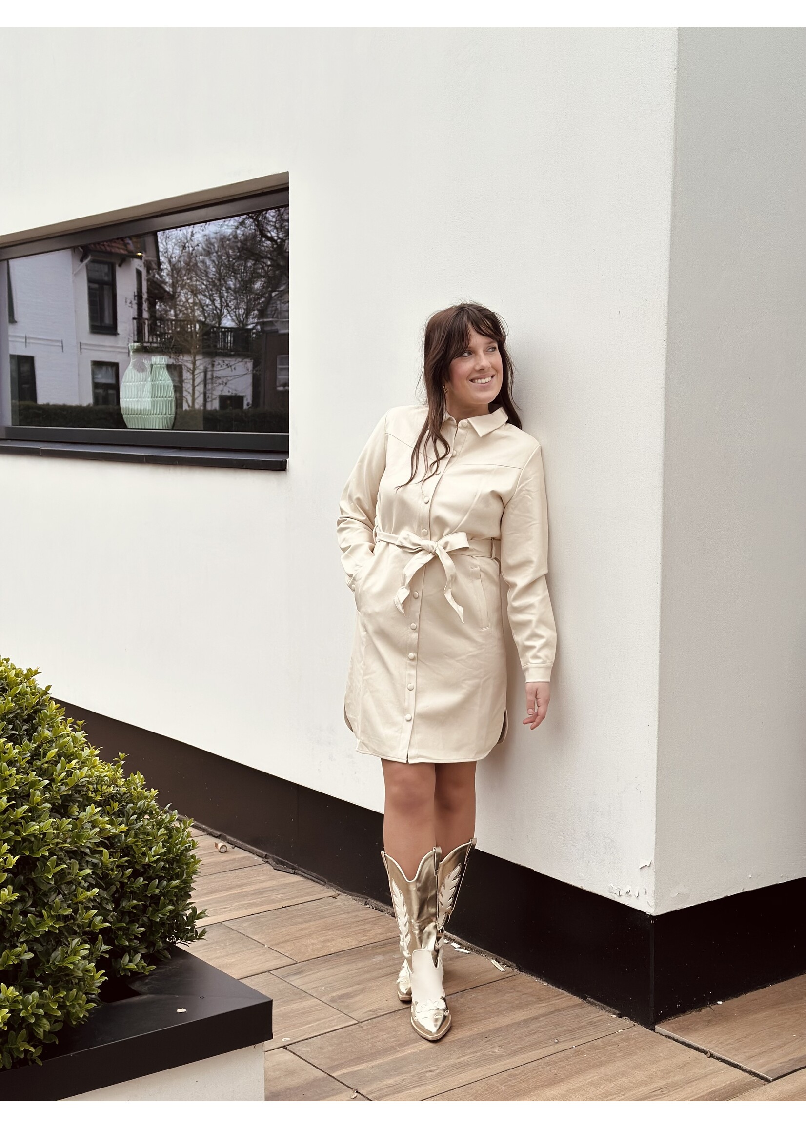 Smashed Lemon Smashed lemon Corlina leather look dress beige