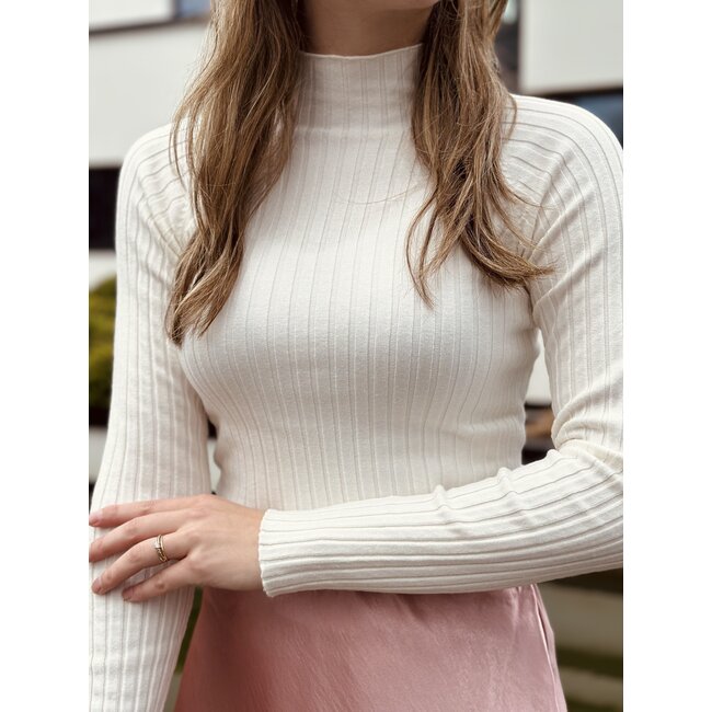 Sisters Point Sisters Point Violet basic top offwhite
