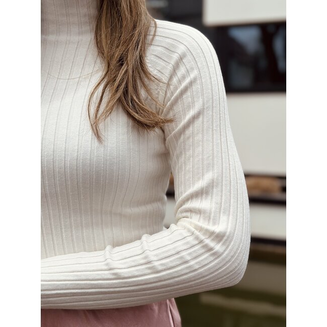 Sisters Point Sisters Point Violet basic top offwhite