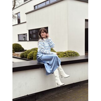 Sisters Point Sisters point Annenel long satin skirt light blue