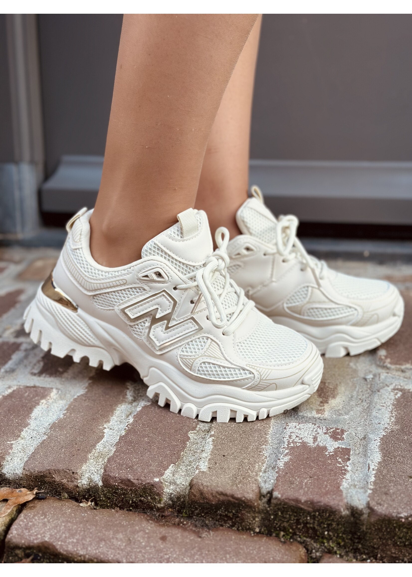 Novianne sneaker beige/gold