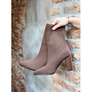 Leana heels brown