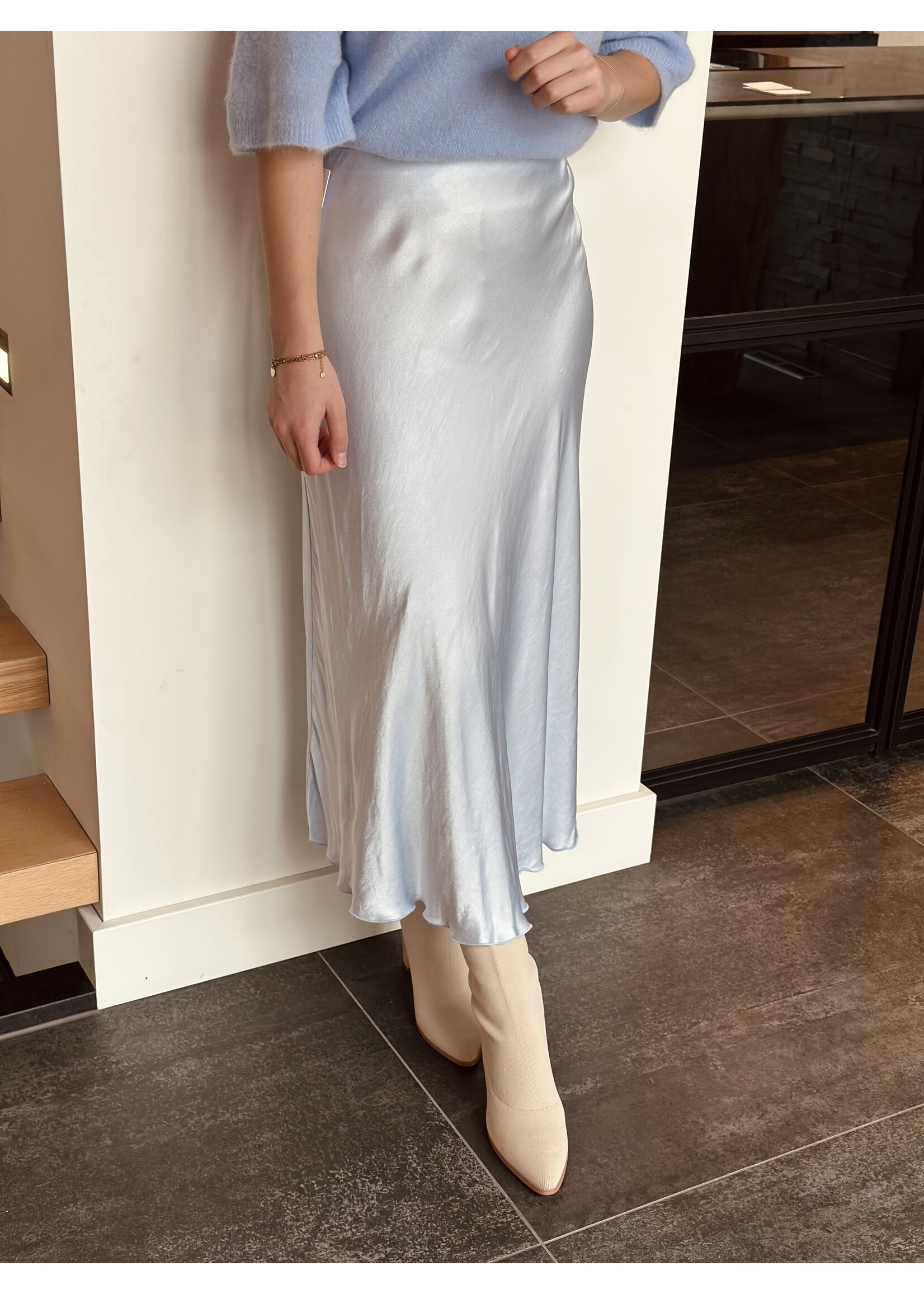 Lucie skirt satin light blue One Size