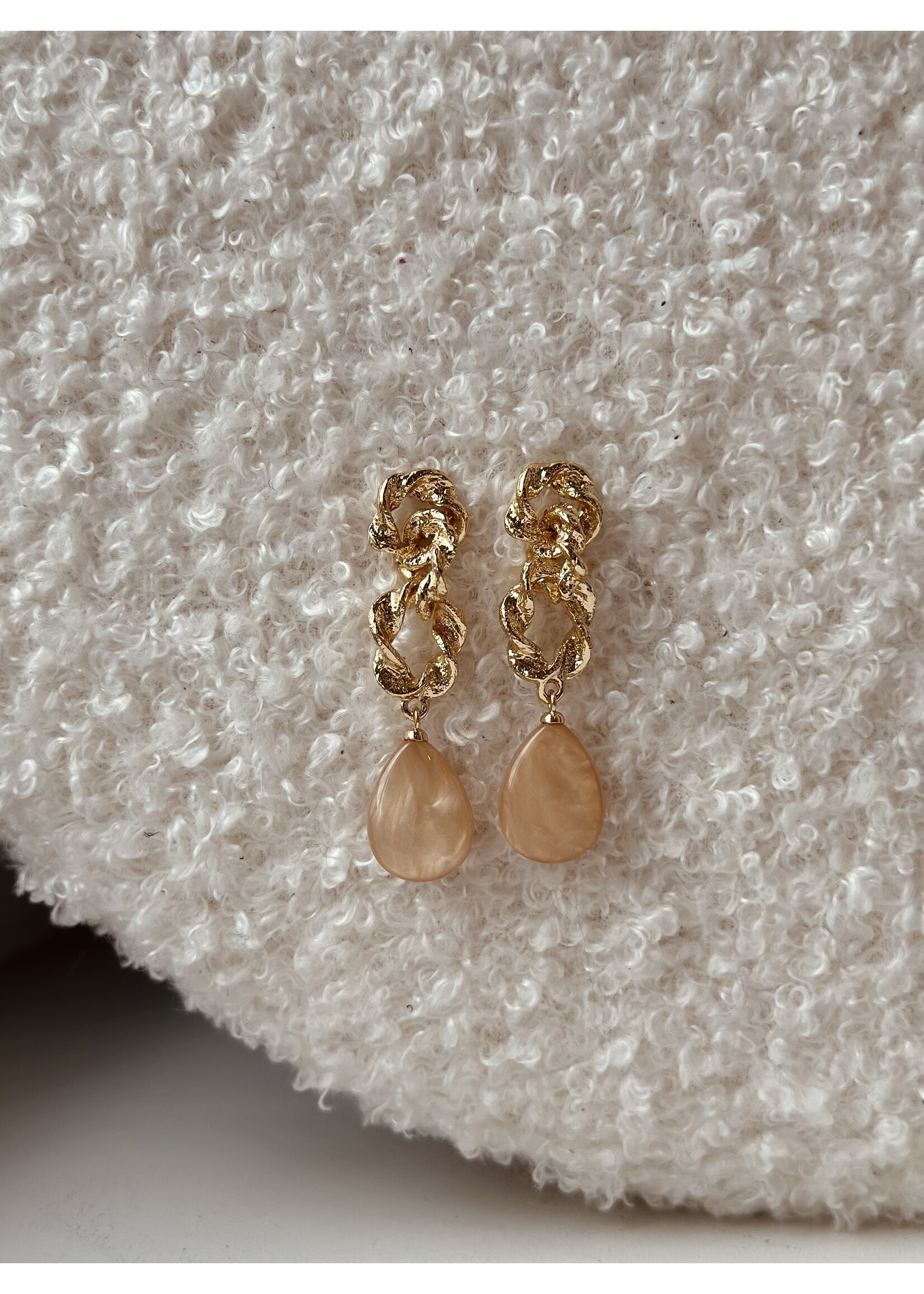 Oorbellen goudkleurig beige 5722