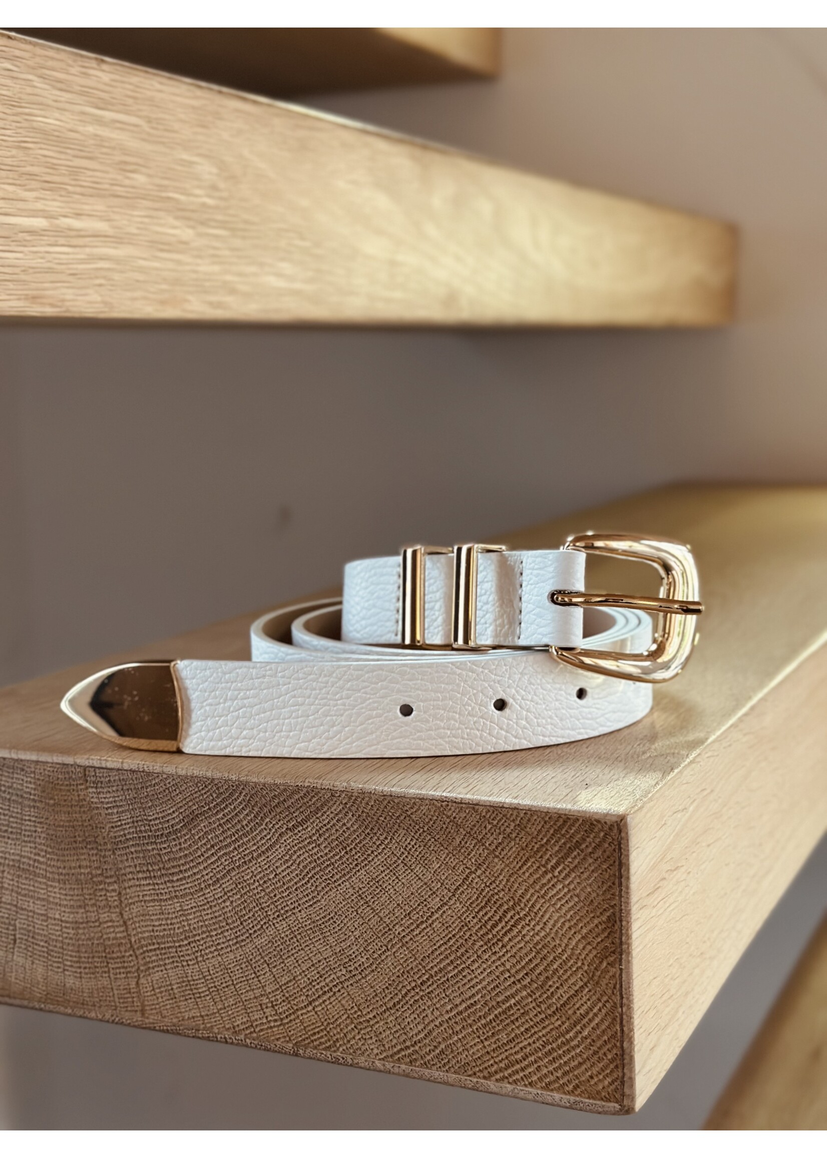 Clara belt white