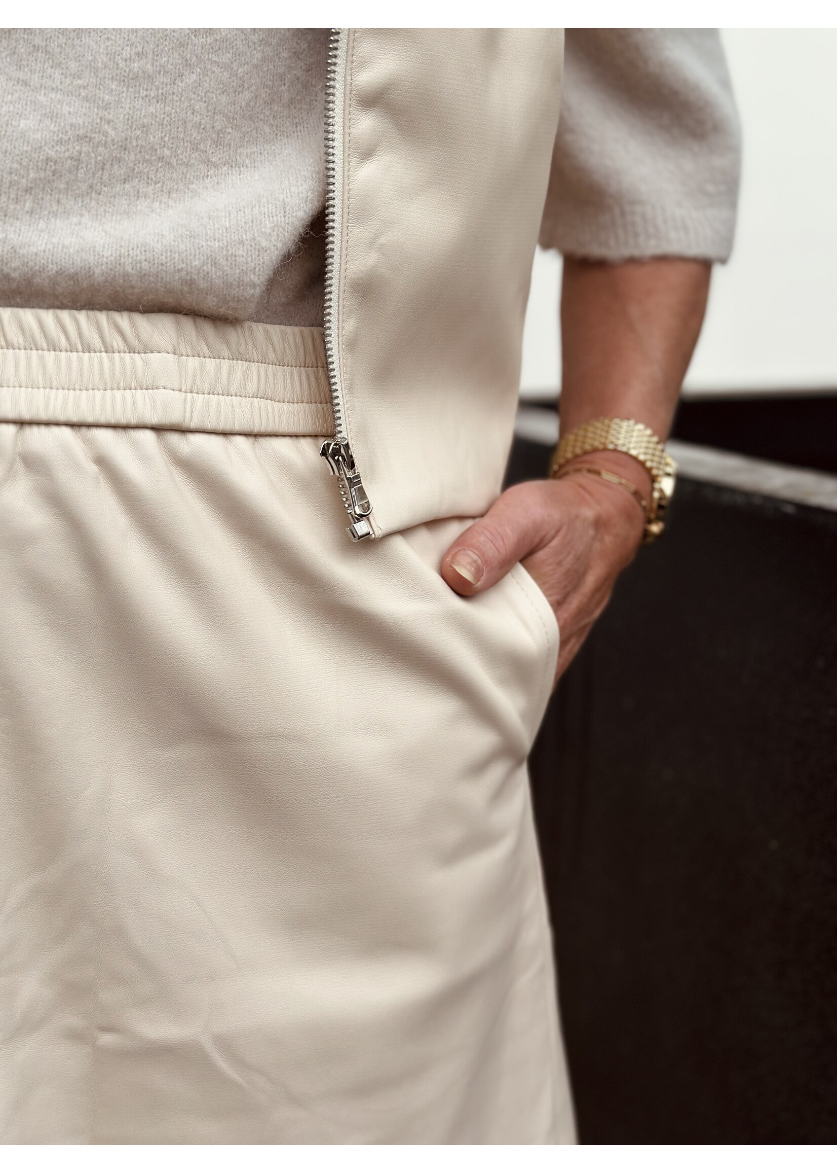 Arjanne long skirt leather look beige