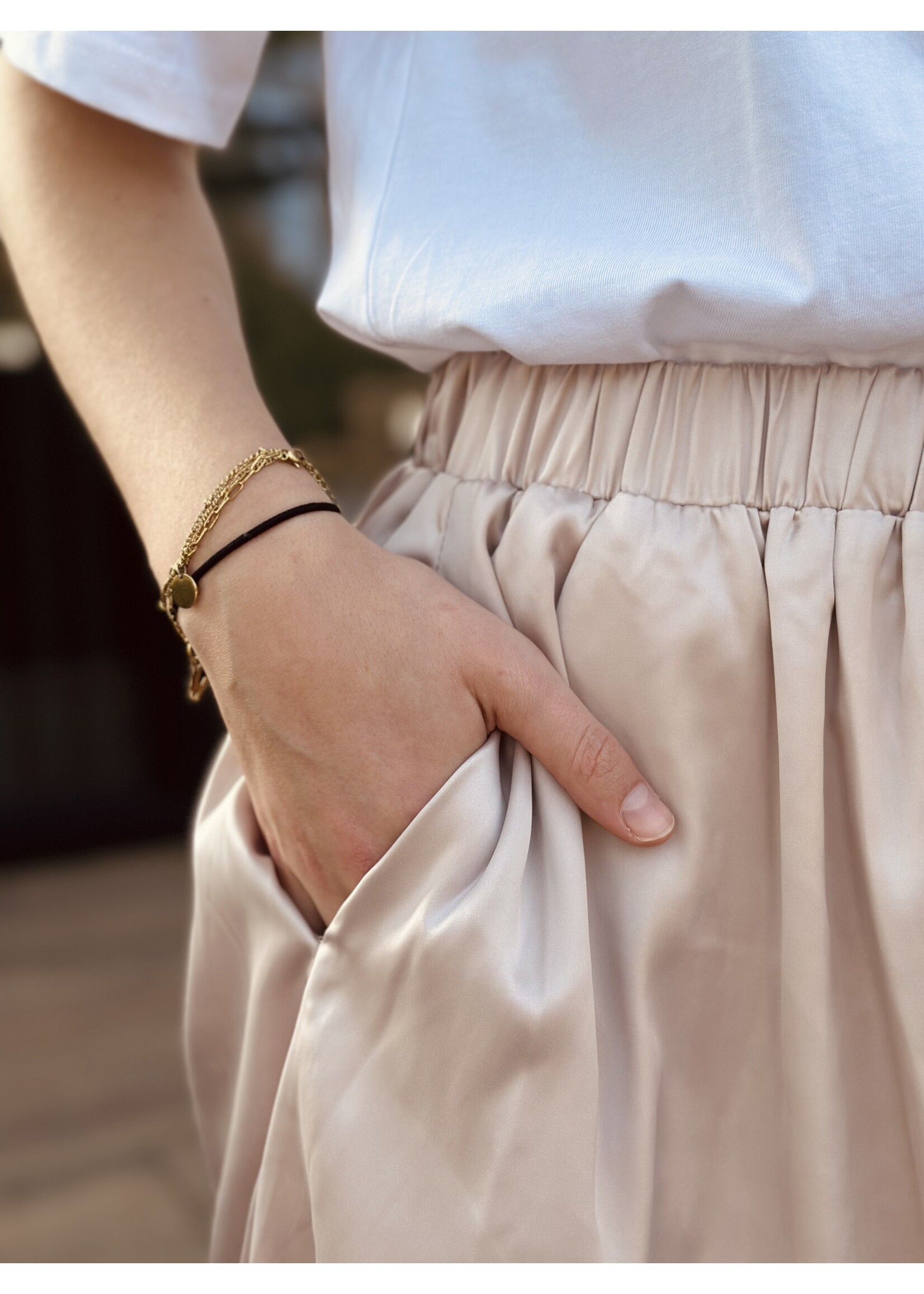 Louanna skirt beige satin look