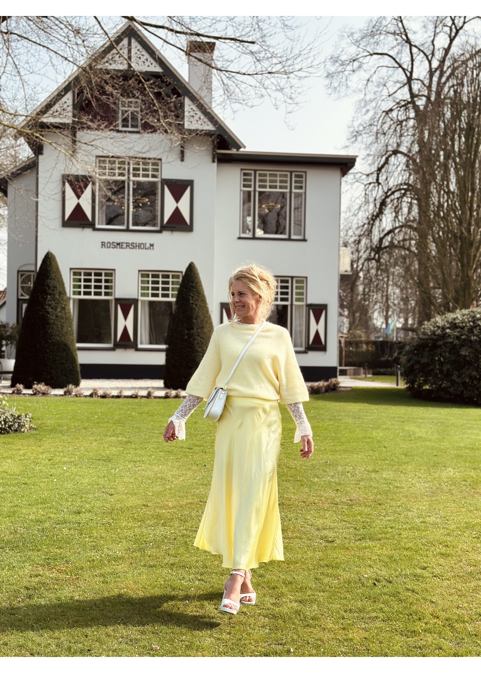 Lucie skirt satin yellow One Size