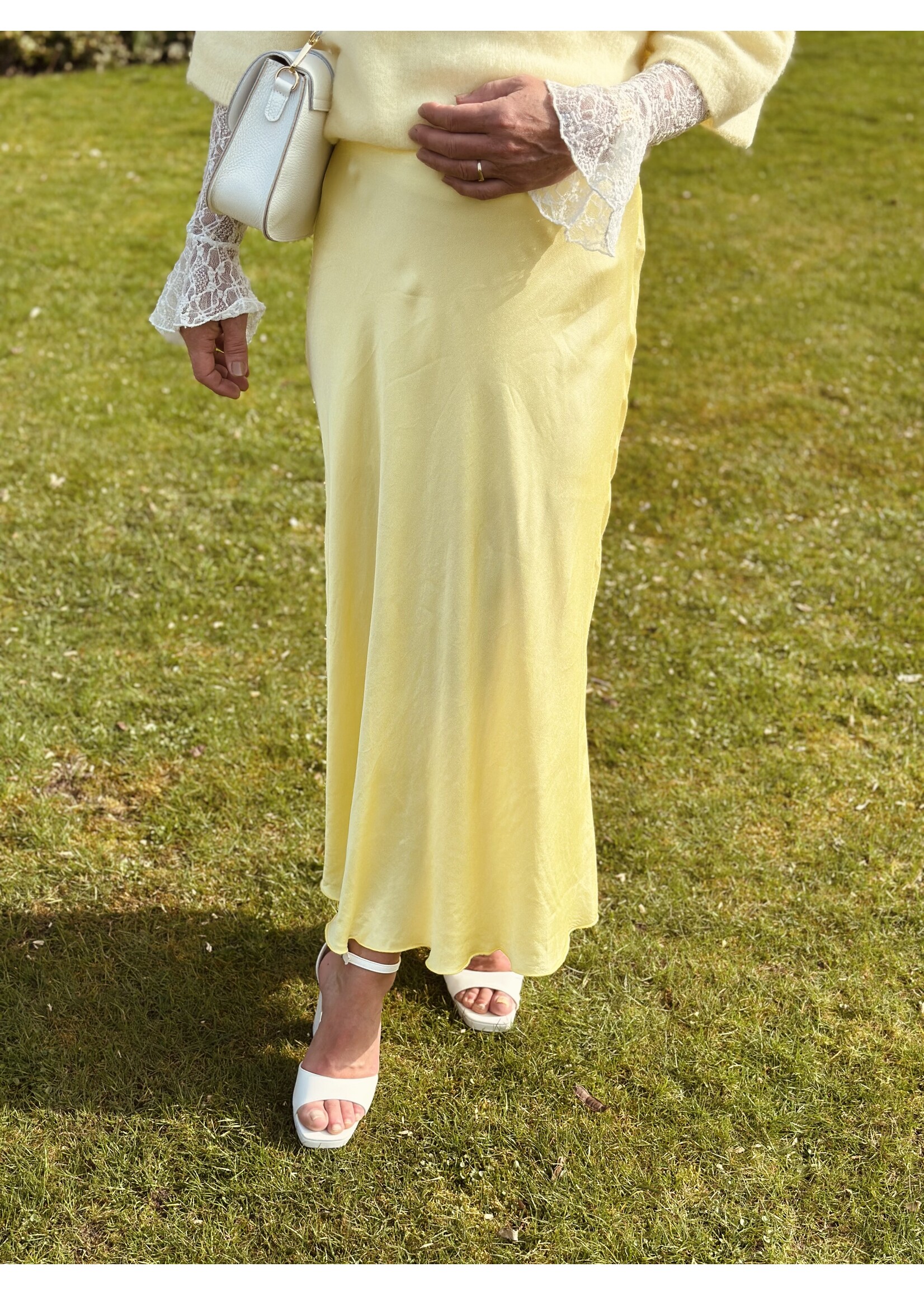 Lucie skirt satin yellow One Size