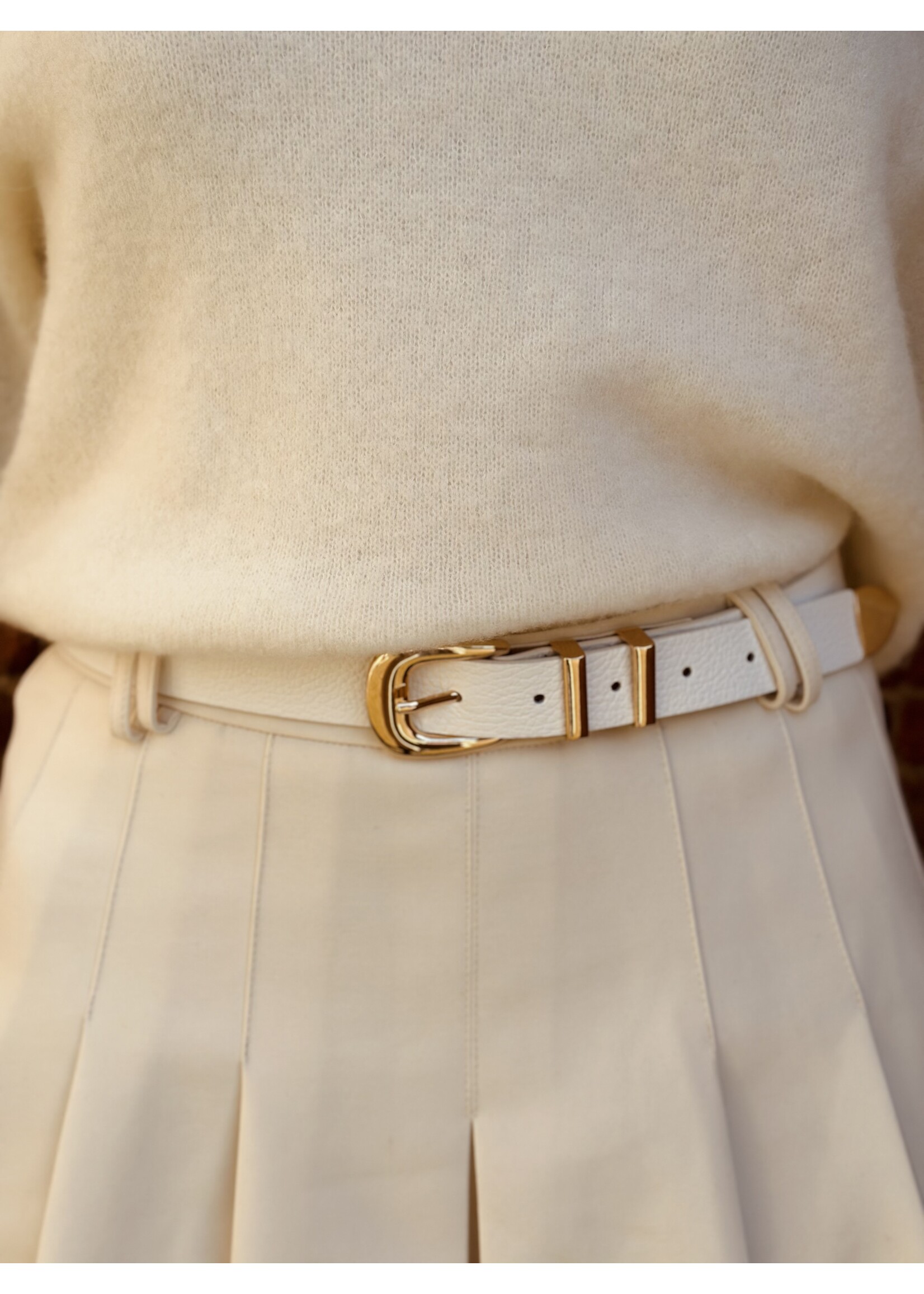 Clara belt white