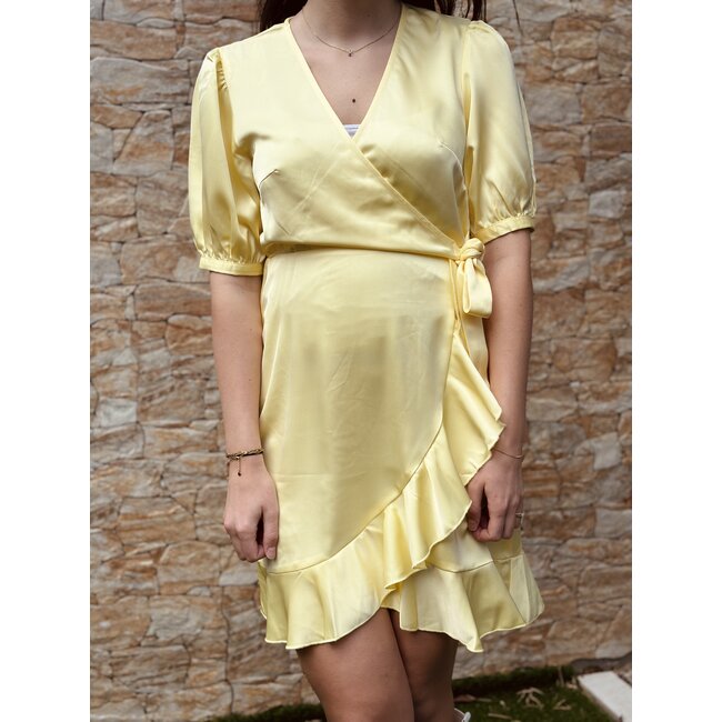 Sisters Point Sisters Point Petra satin dress yellow
