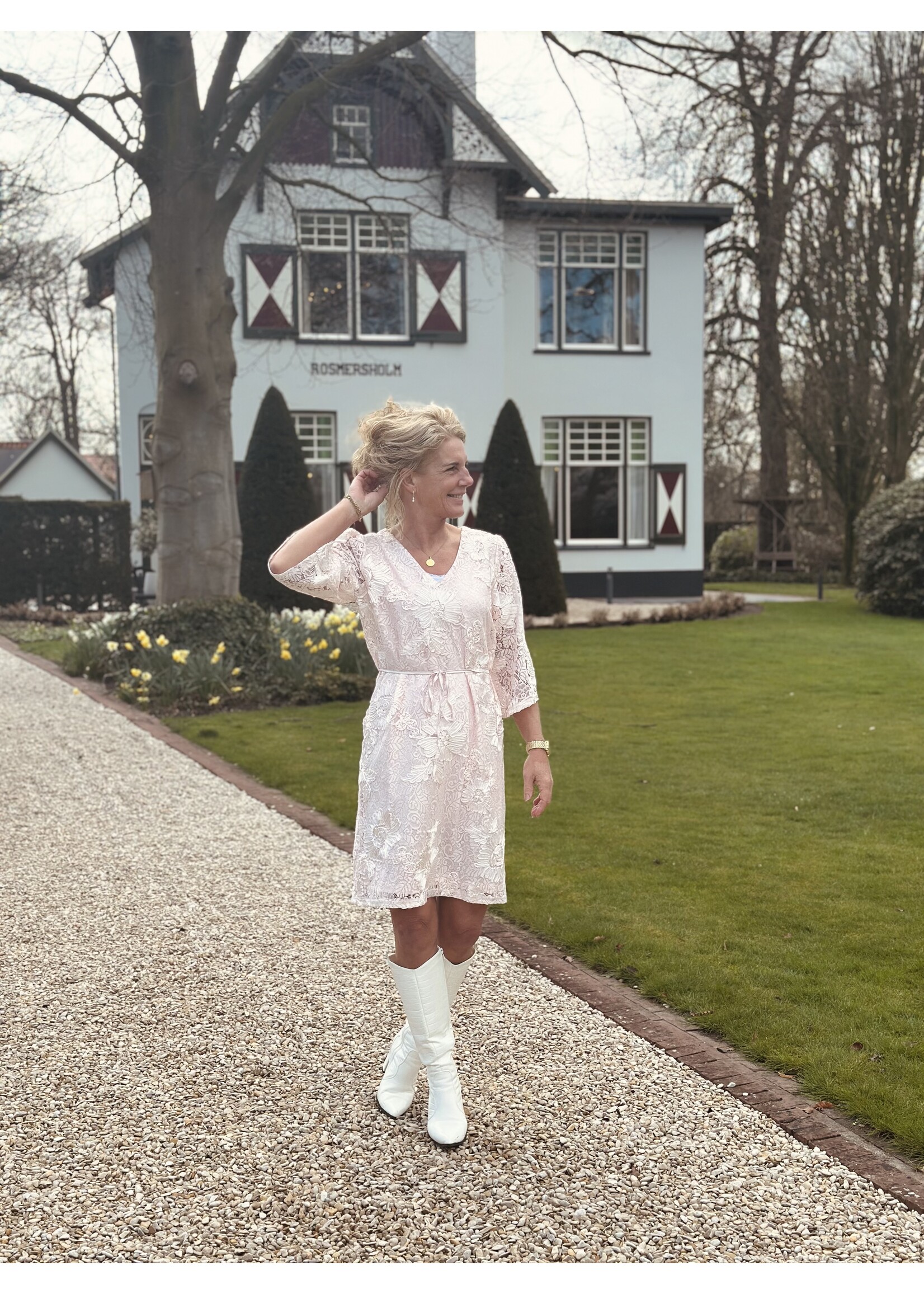 Sisters Point Sisters Point Lotta lace dress pink