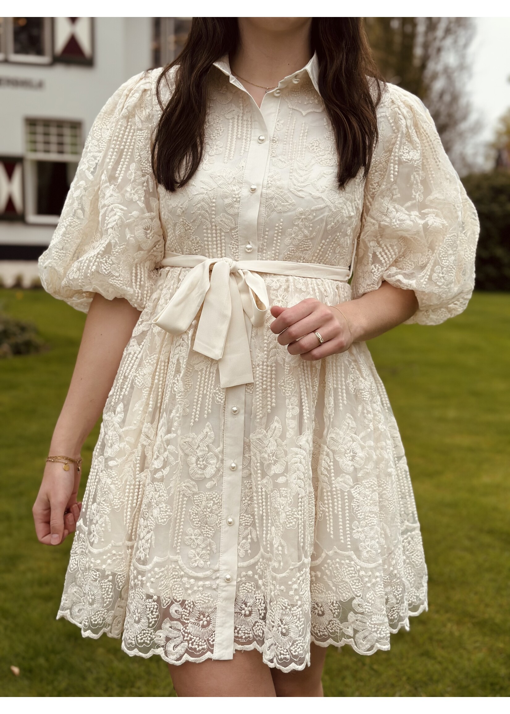 Yrene broderie dress ecru