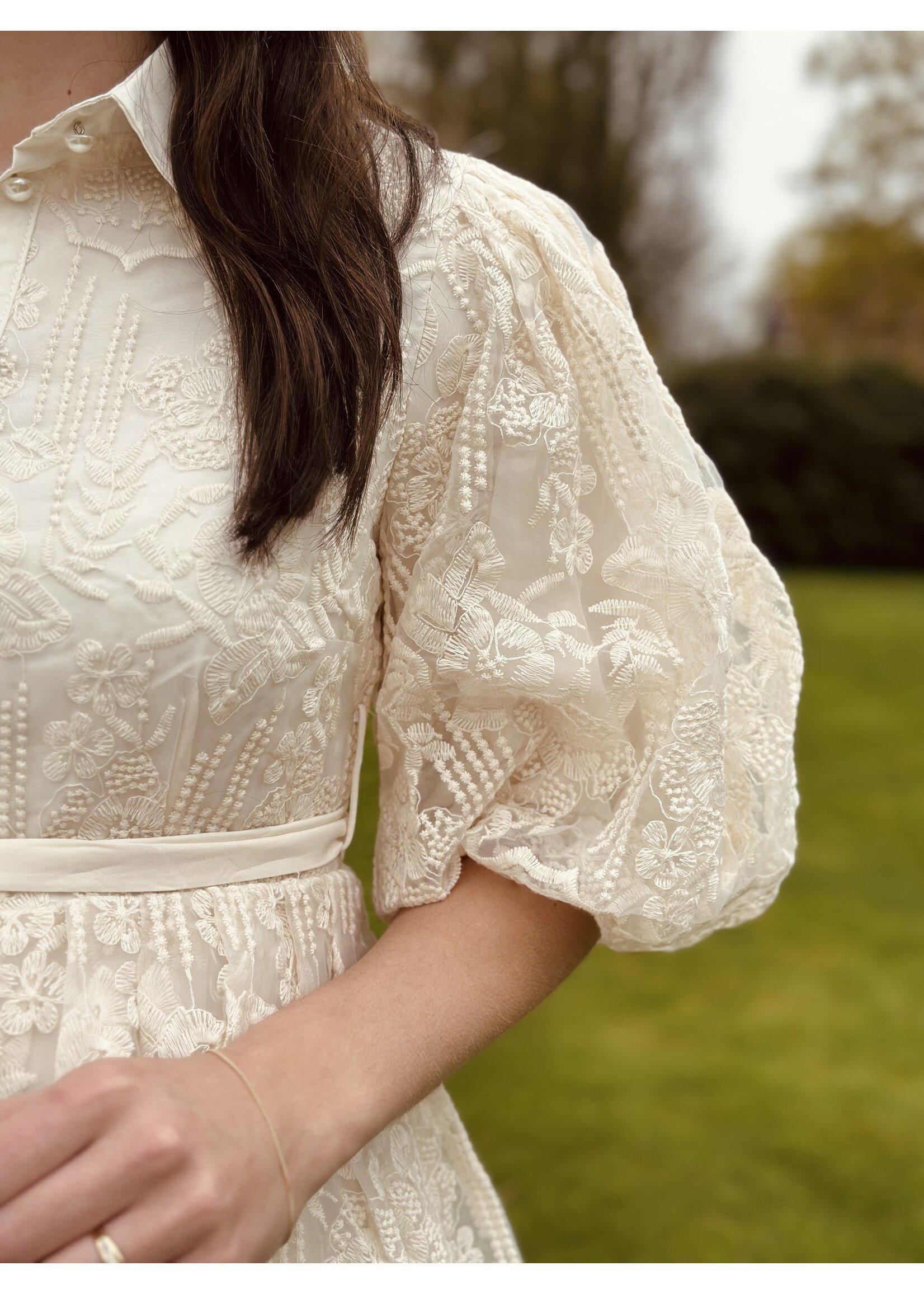 Yrene broderie dress ecru